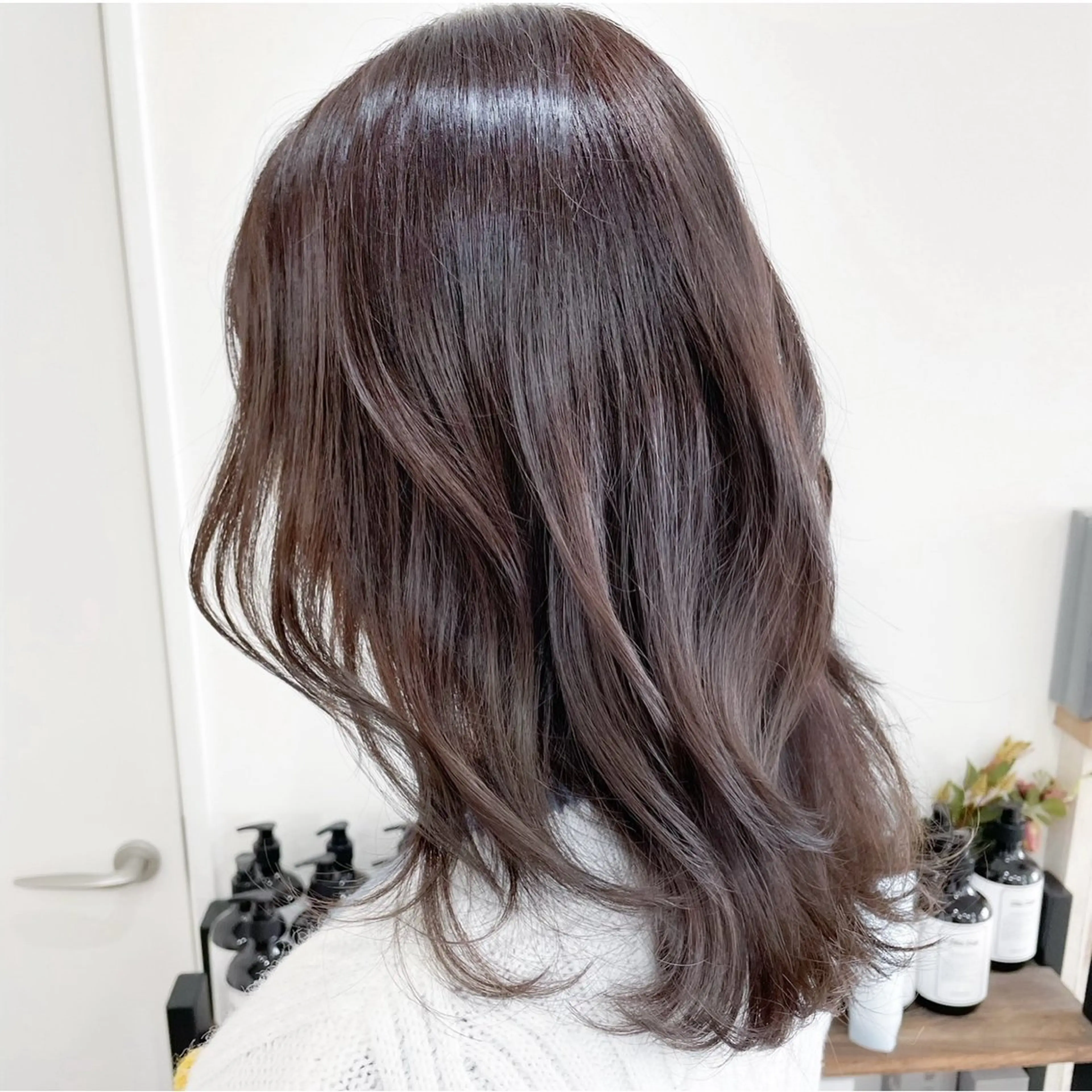 セミロング カラー アディクシーカラー ベージュカラー エドルカラー グレージュ イルミナカラー ヘアカラー トリートメント Attrait .のヘアスタイル