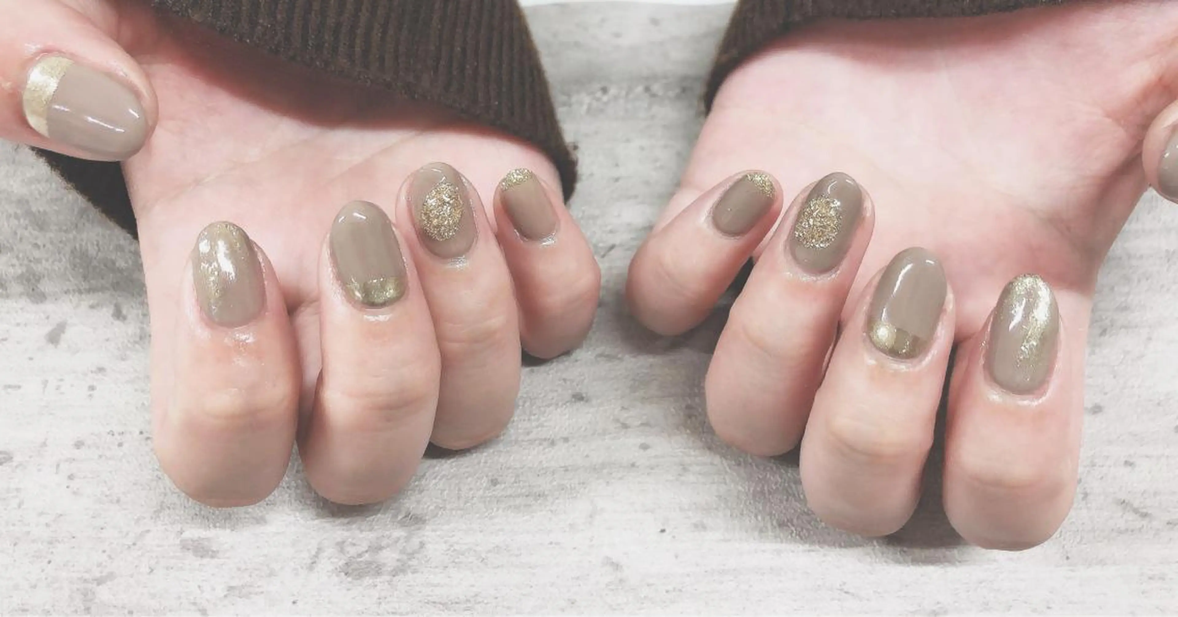 ネイル ブラウン ゴールド ミラーネイル ニュアンスネイル ROI. Ayumi.のネイルデザイン