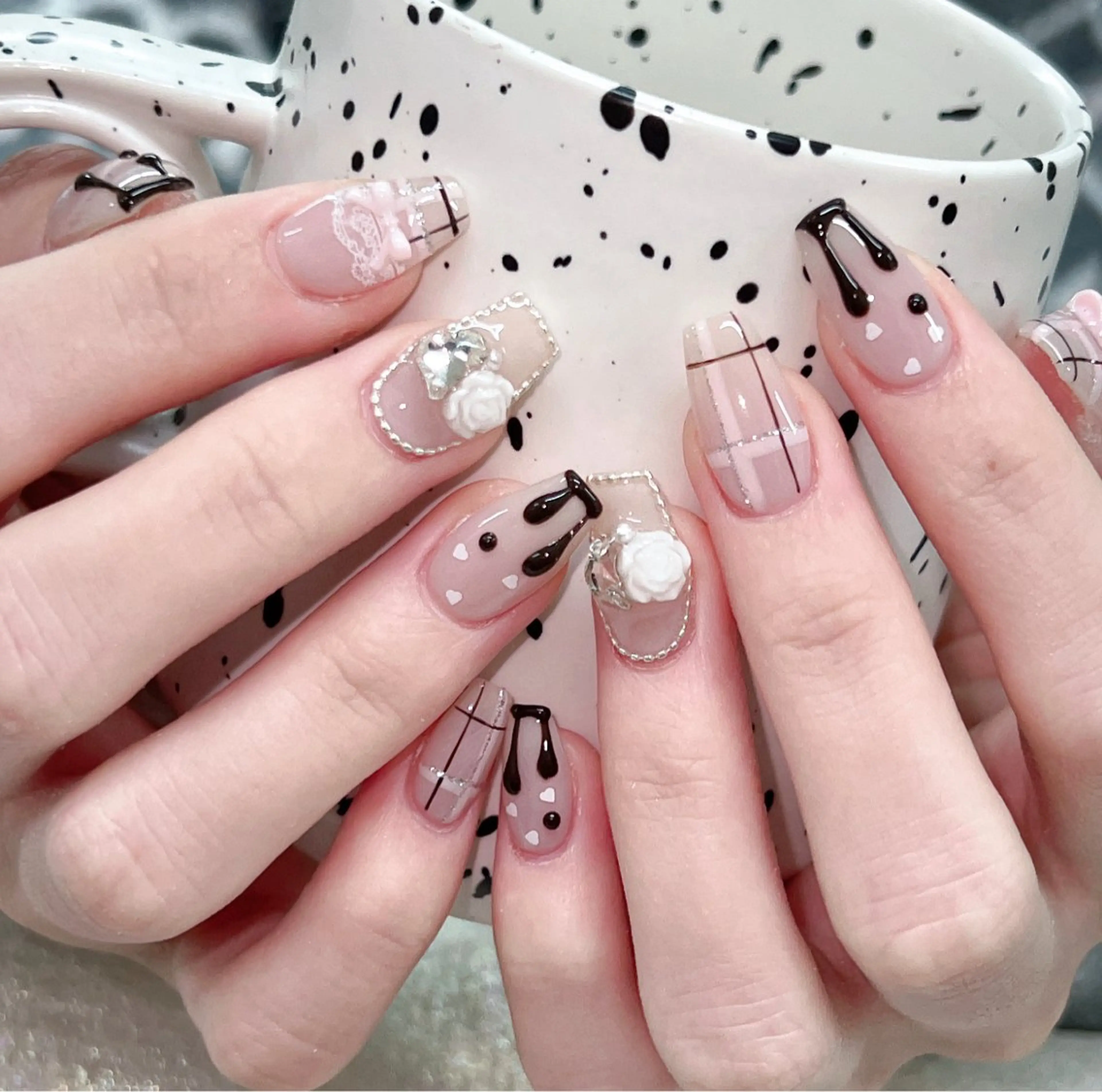 ネイル ハンドネイル Tini ANA.CHUOのネイルデザイン