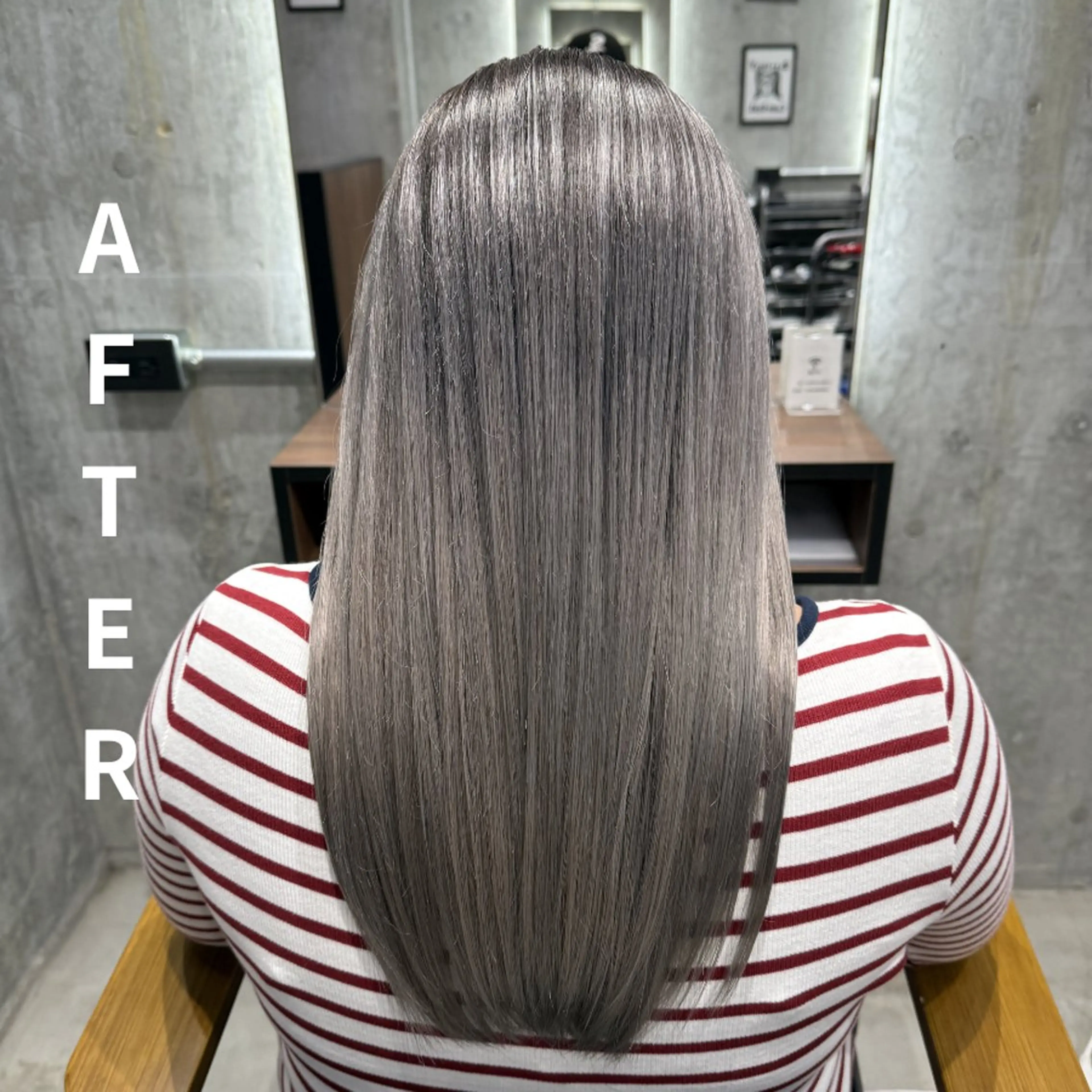 ロング カラー ブリーチ シルバー 似合わせカット ヘアカラー トリートメント ホワイトブロンド RIKUTOのヘアスタイル