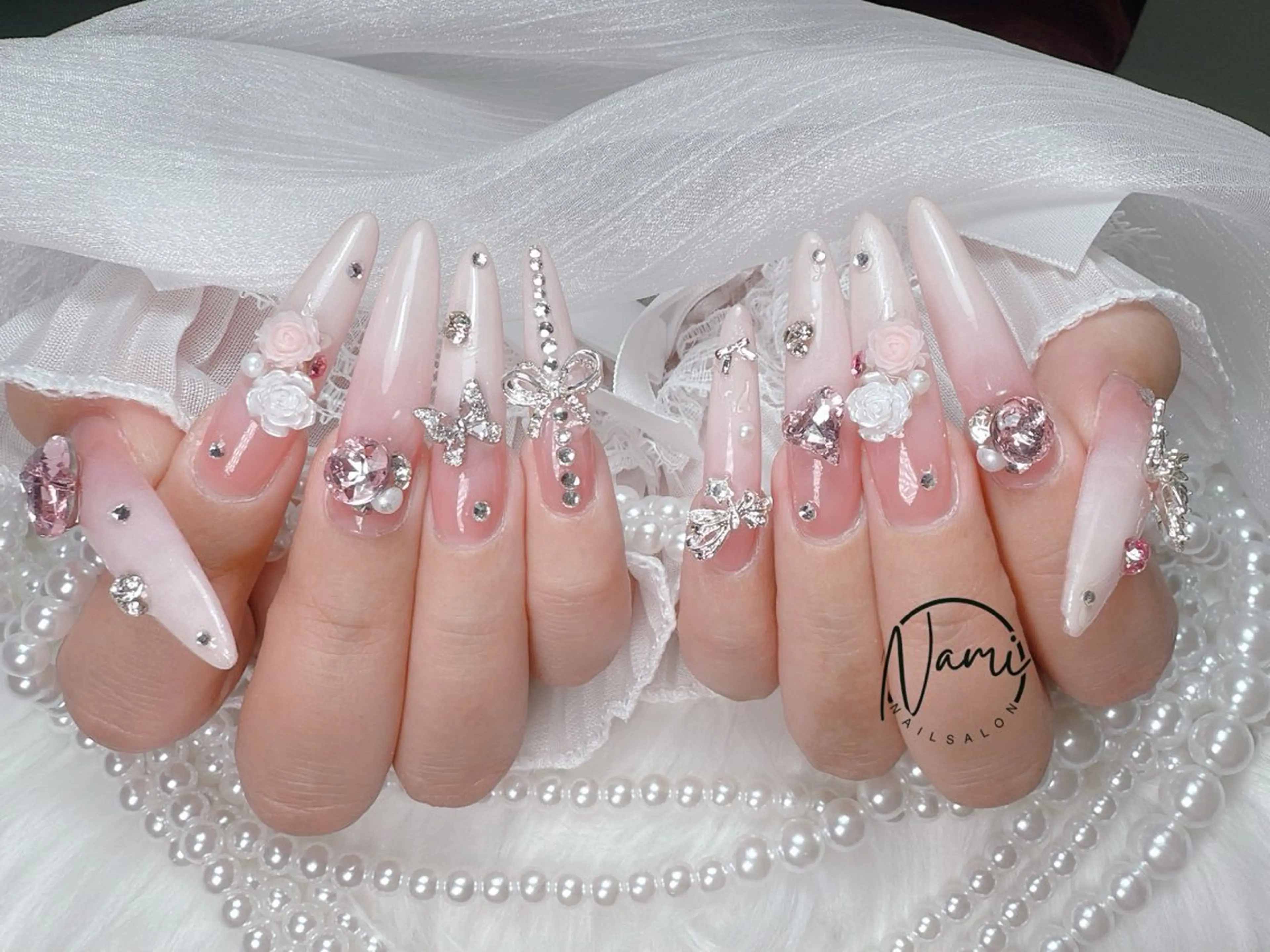 ネイル 長さ出し ガーリー 韓国ネイル ロングネイル 持ち込み ハンドネイル Nami nail salon所属・Nami nail salonのネイルデザイン