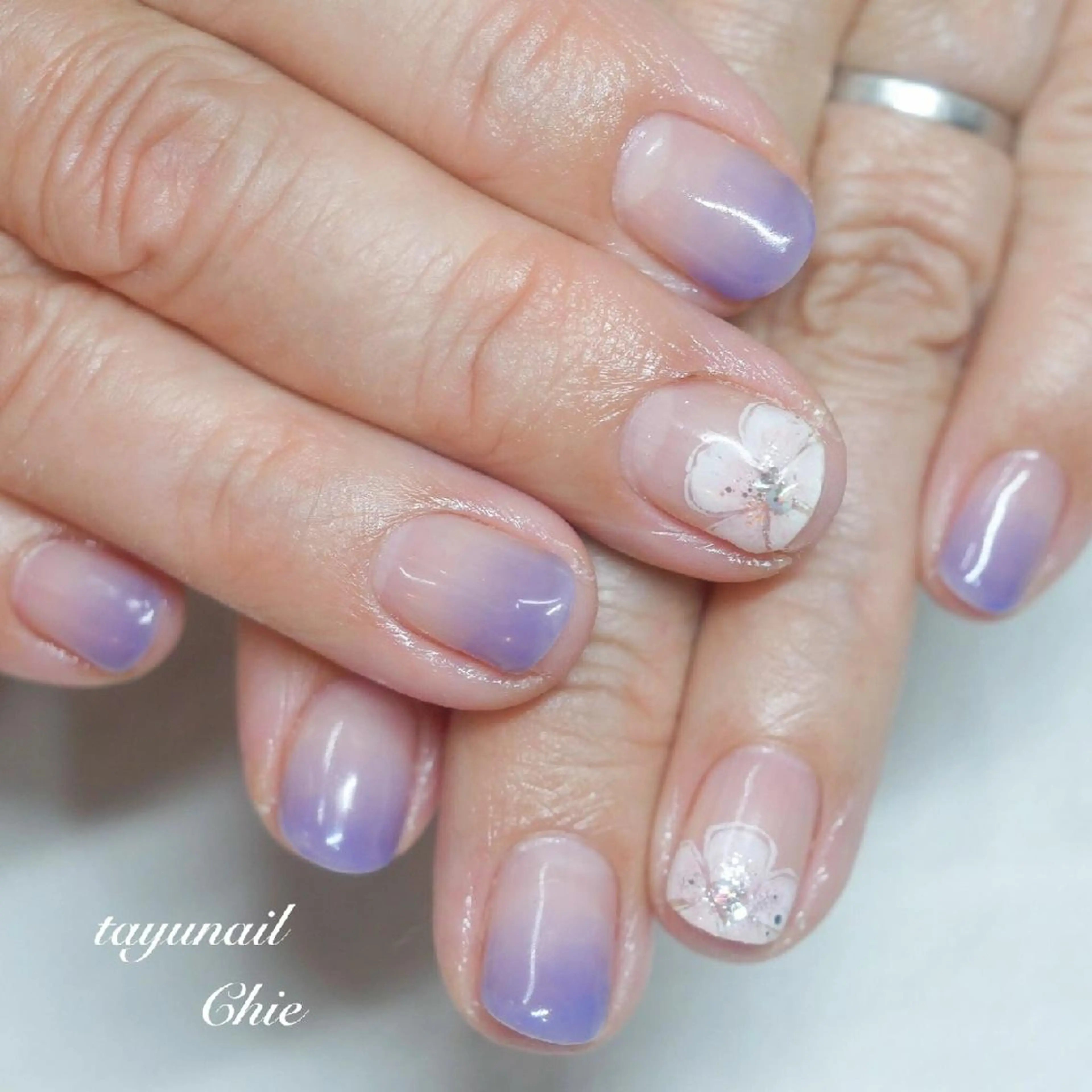 ネイル ブルー フラワーネイル フレンチネイル ジェルネイル グラデーション ネイルサロン 【たゆnail】のネイルデザイン