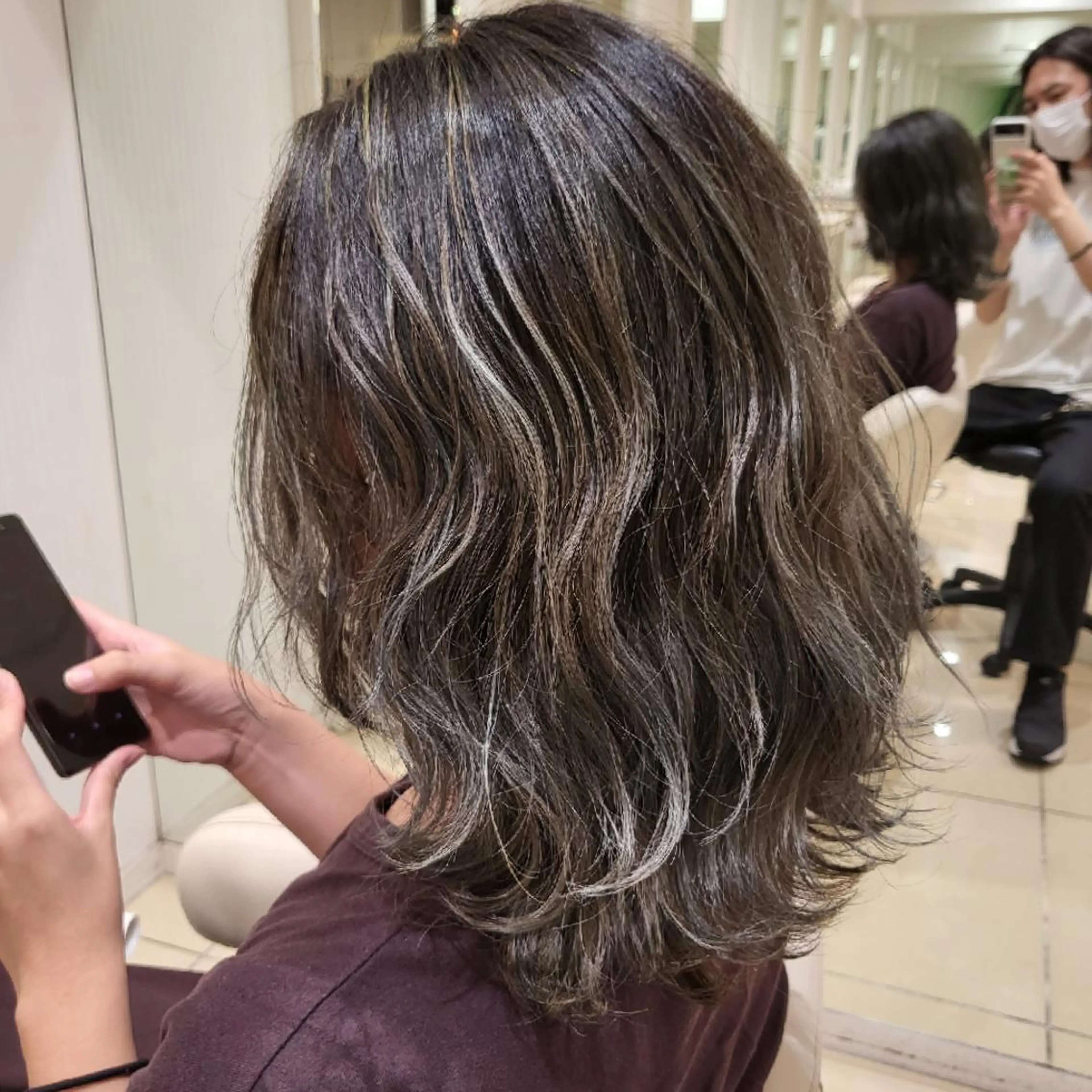 セミロング カラー ヘアカラー トリートメント 社内カット講師・店長 菅原賢一のヘアスタイル
