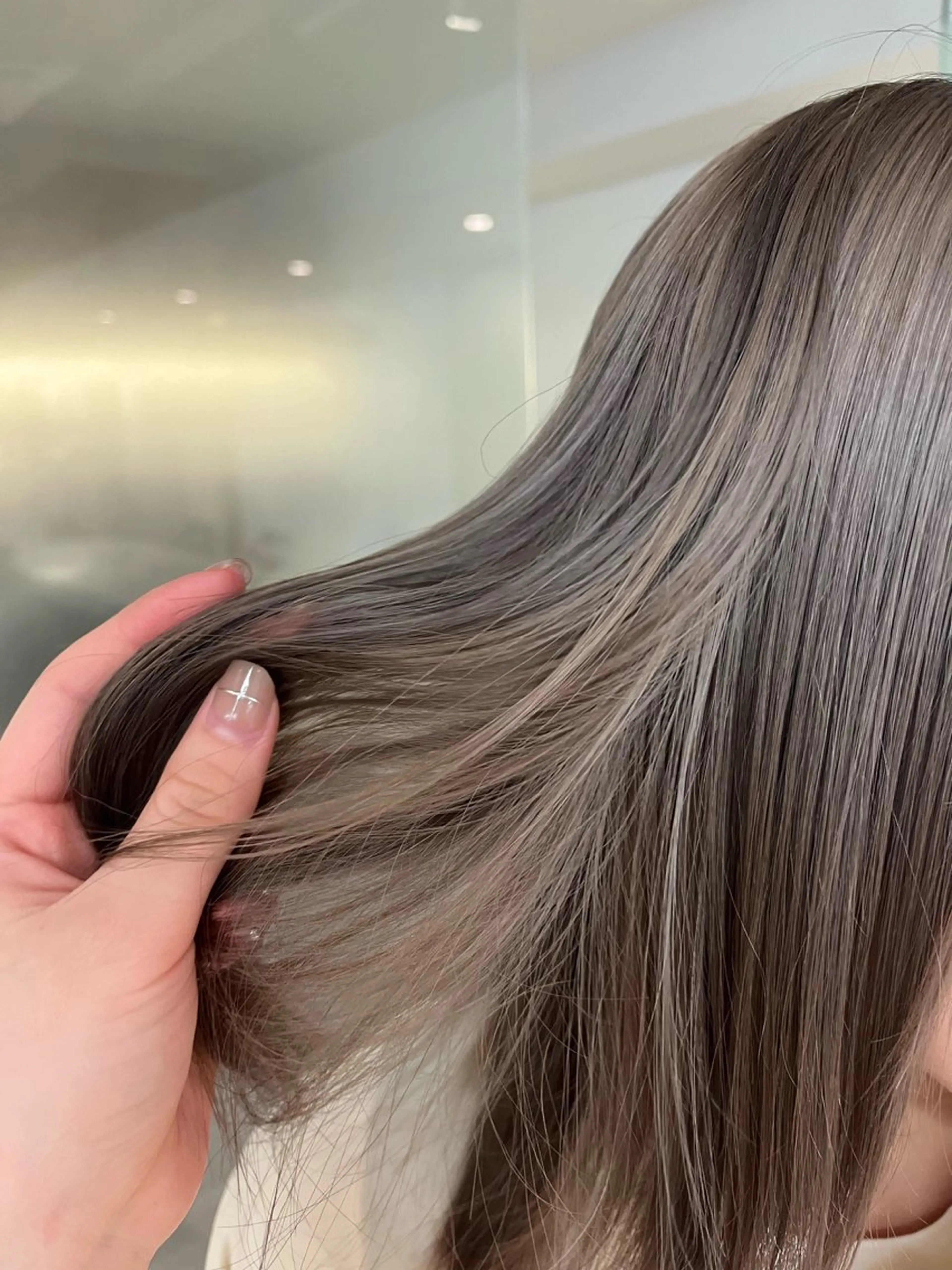 カラー films所属・AYA/films ショート／レイヤーのヘアスタイル