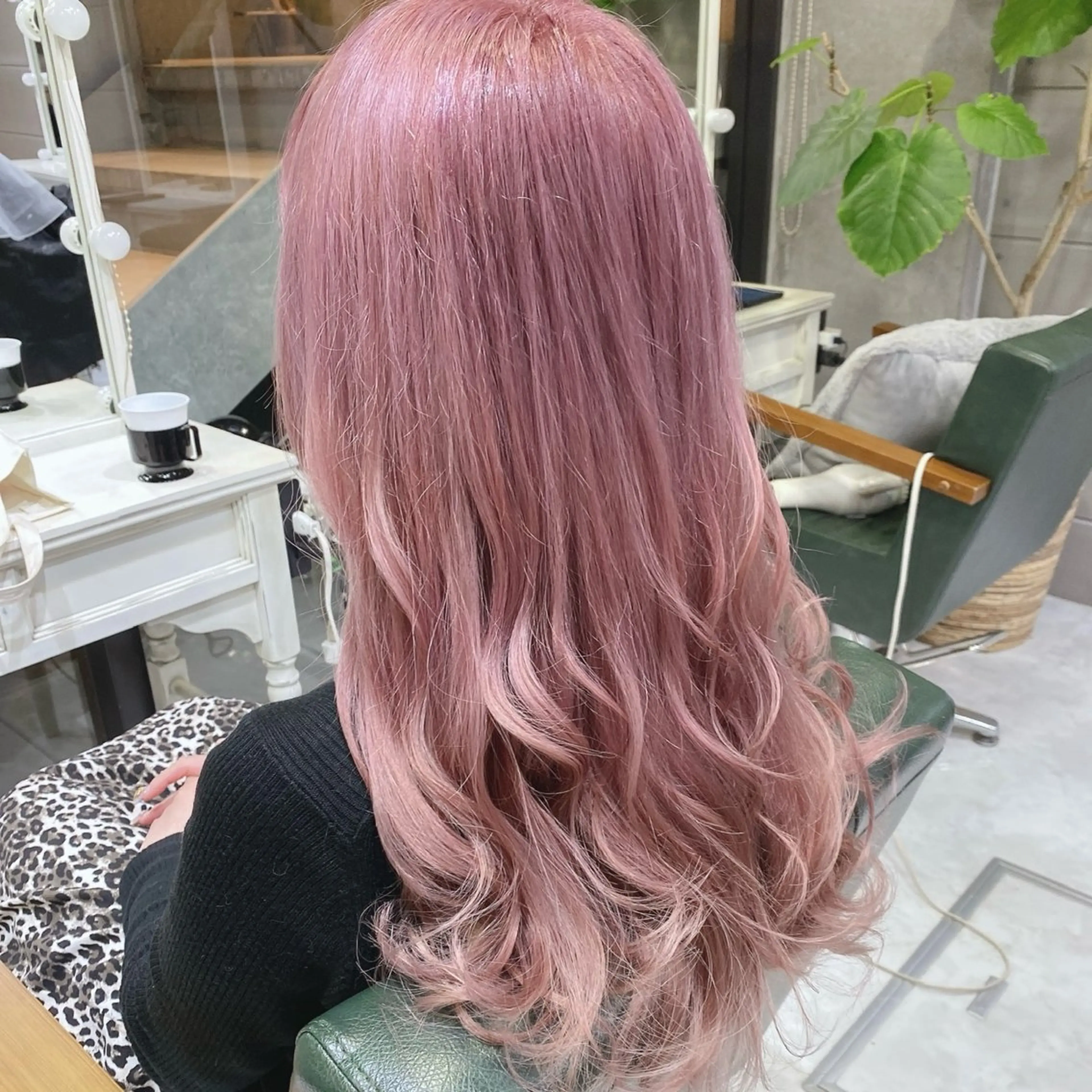 ロング カラー ブリーチ デザインカラー ハイトーンカラー ピンクカラー ヘアカラー トリートメント DAYS Men’sのヘアスタイル