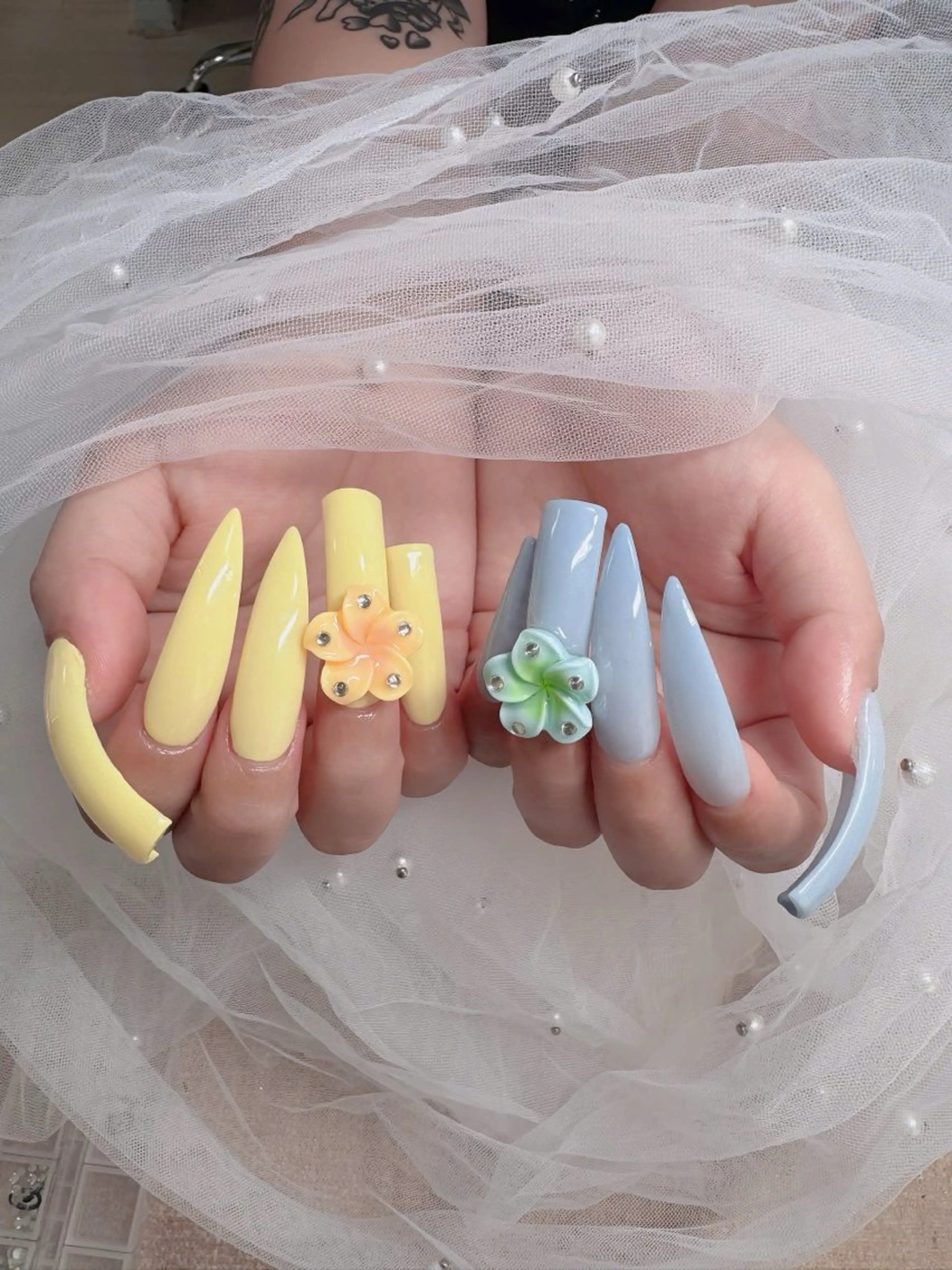 ネイル フレンチネイル ジェルネイル ガラスフレンチ ハロウィン ハート H.baby Nail Salonのネイルデザイン