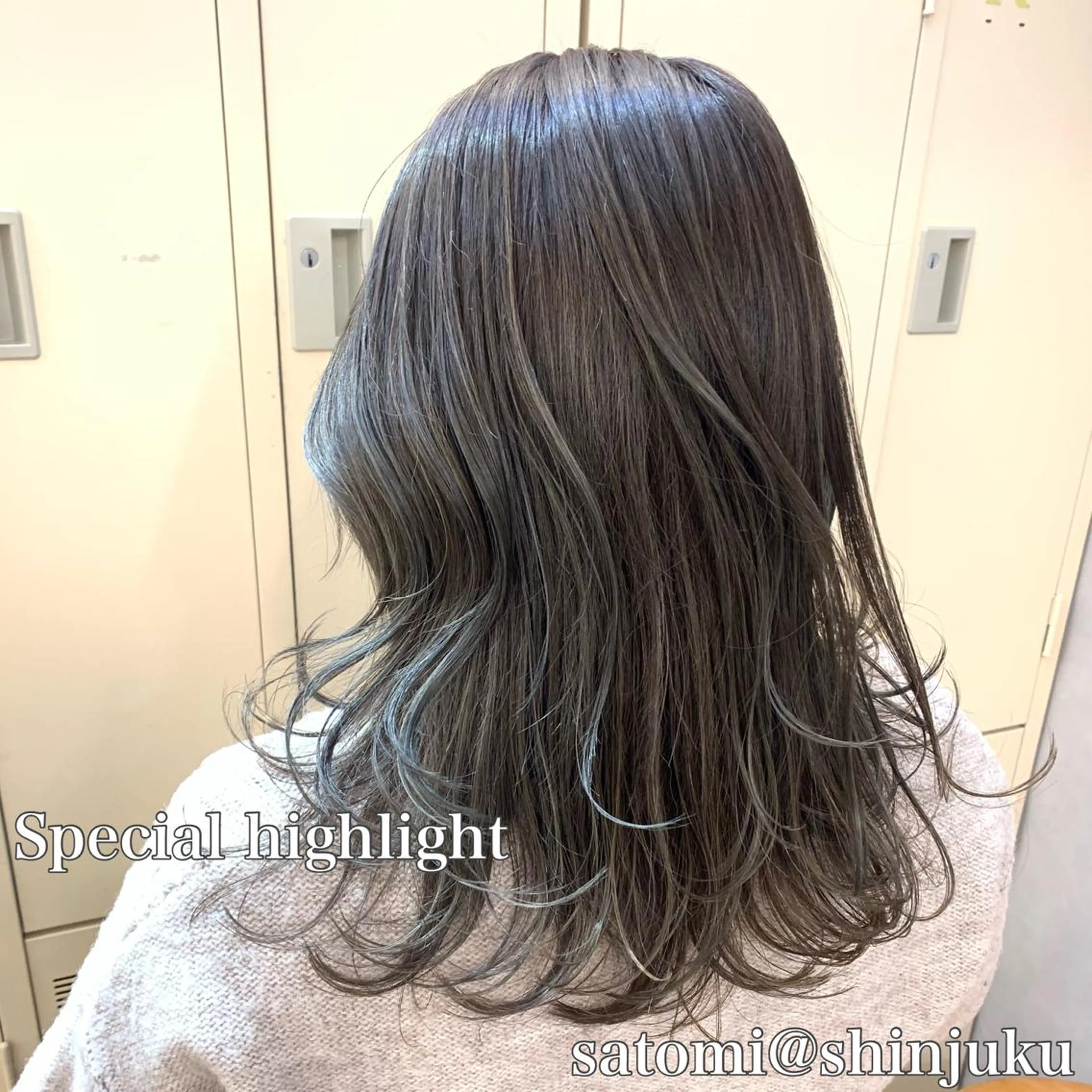 セミロング 淡色ふんわりhair 新宿satomiのヘアスタイル