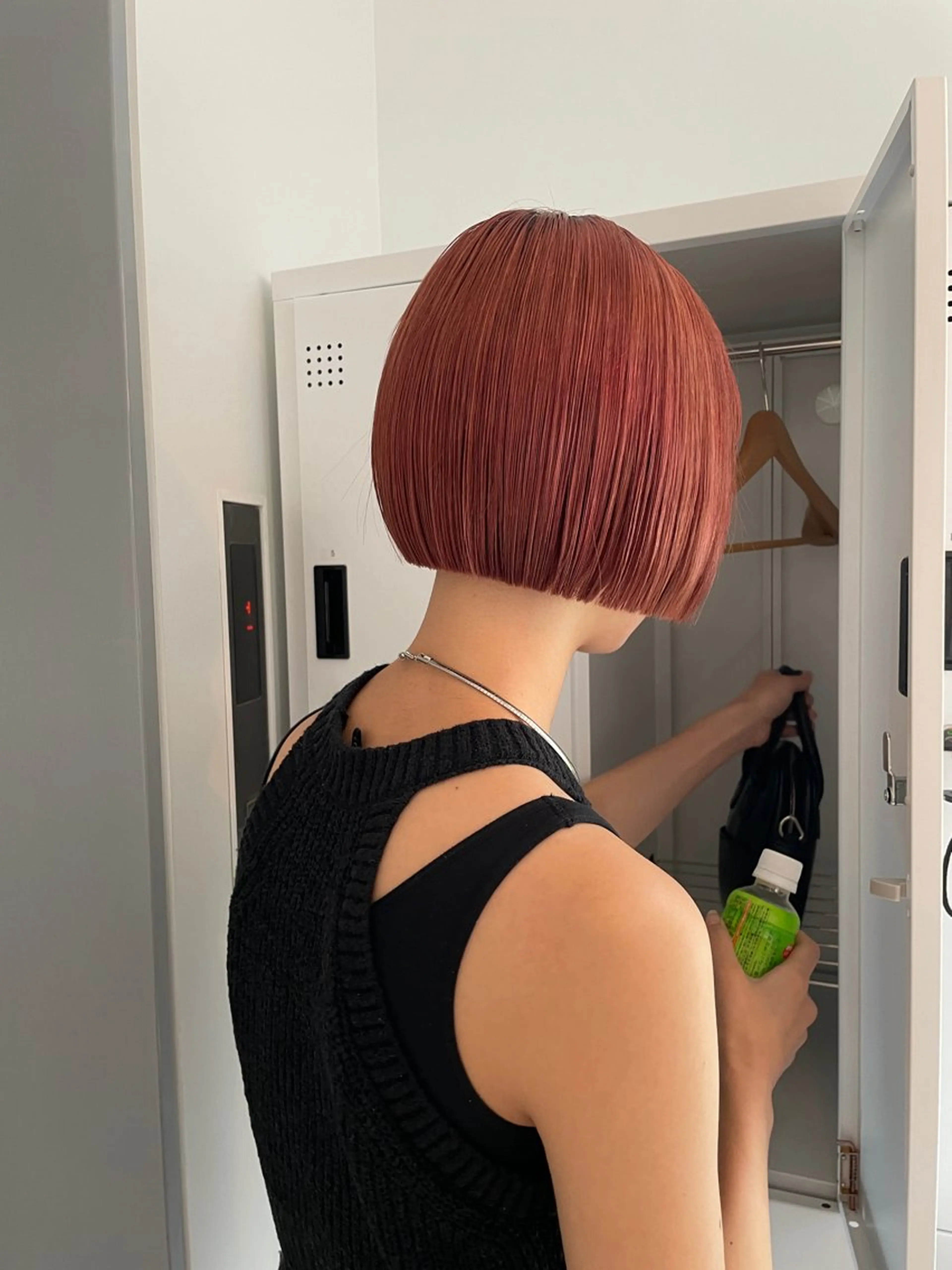 ショート 切りっぱなしボブ レイヤー/縮毛矯正のヘアスタイル