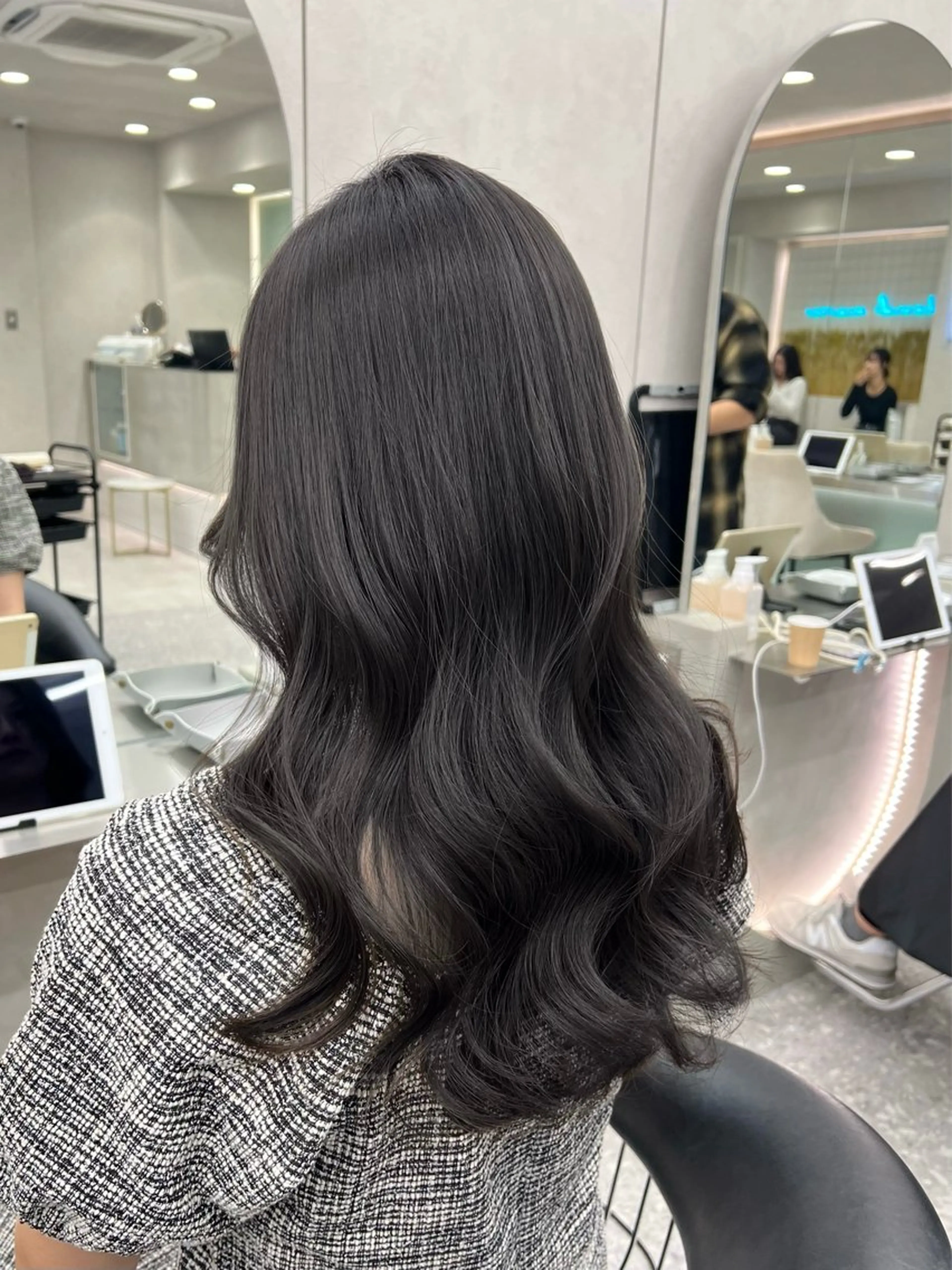 ロング カット ヘアカラー 縮毛矯正 トリートメント 博多ベージュ 🐻松井傑のヘアスタイル