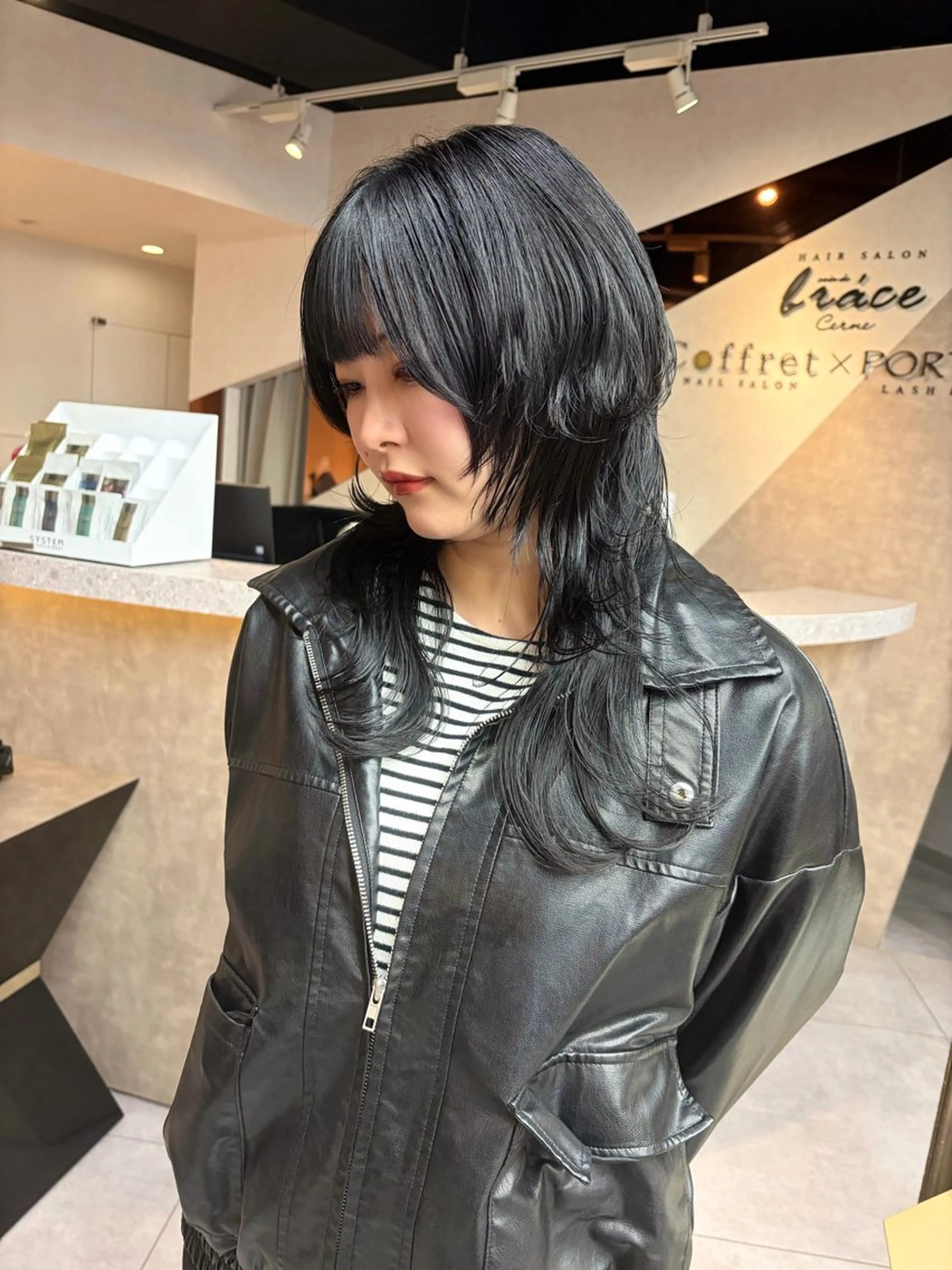 ロング カラー 藤原快斗/レイヤー /ウルフ/ハイトーンのヘアスタイル