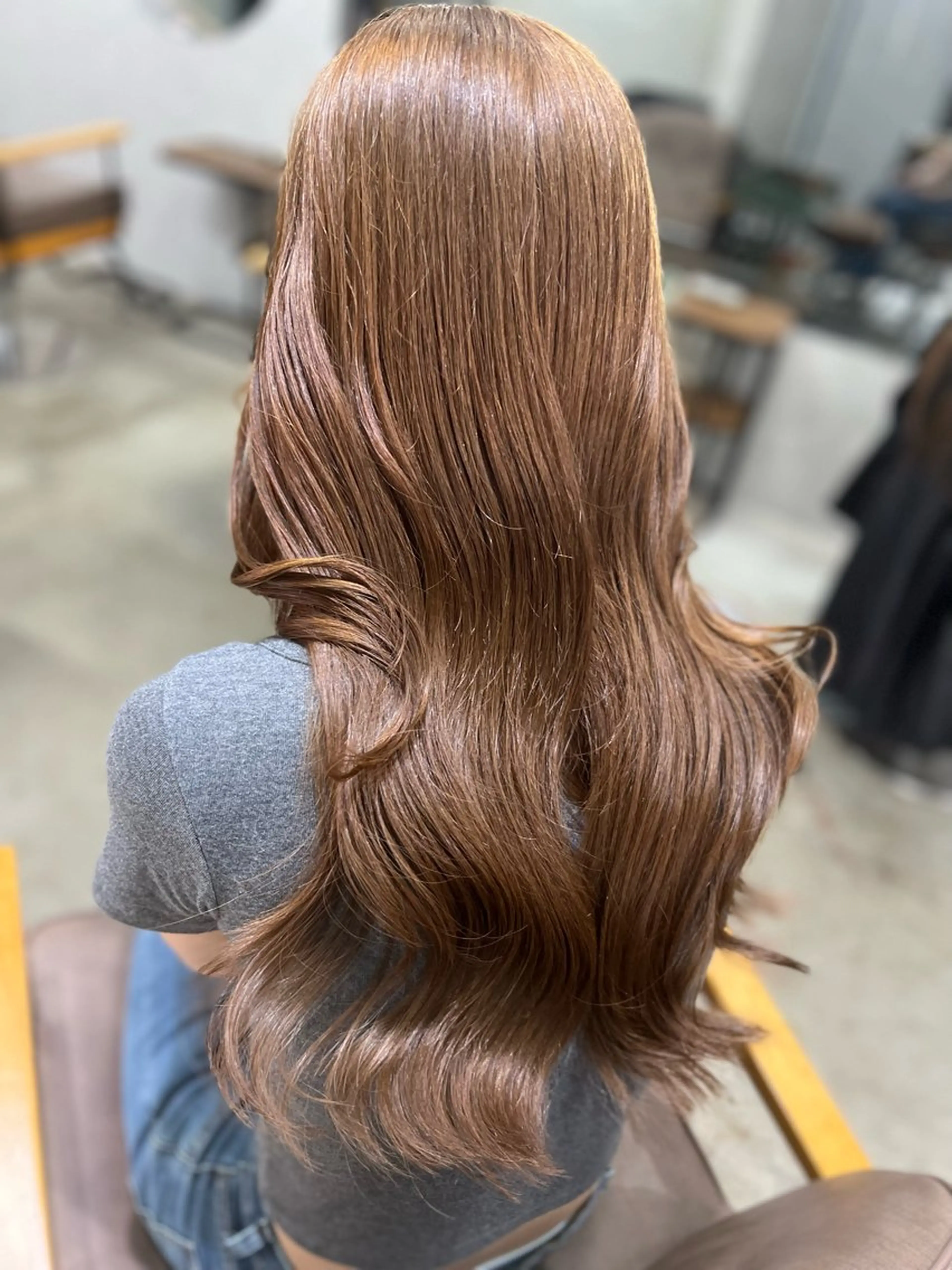 ロング カット ヘアカラー トリートメント maya レイヤーカットのヘアスタイル