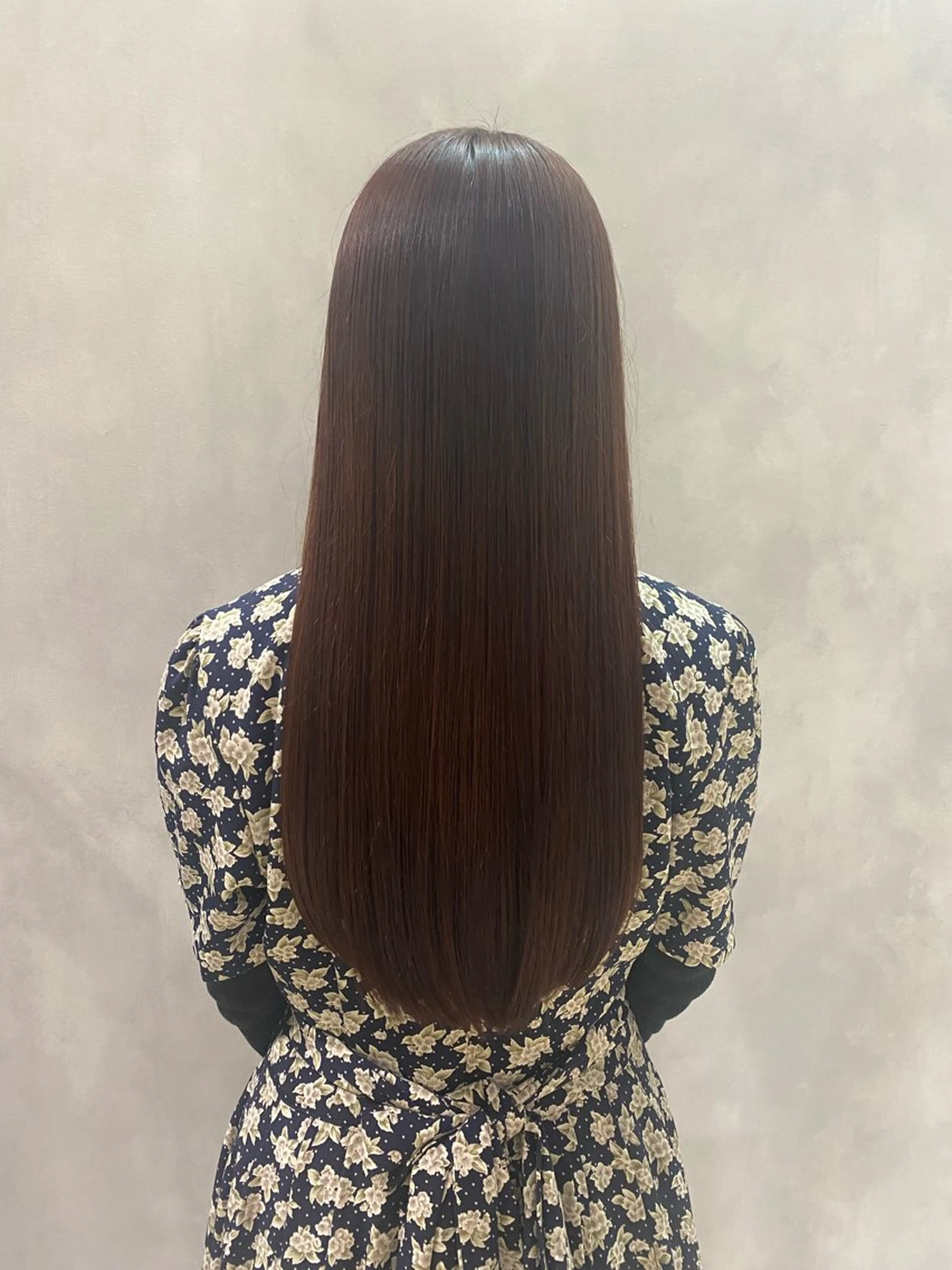 カラー ブリーチ ブラウンカラー ケアカラー ブリーチなしカラー パープルブラウン 松野 有美香のヘアスタイル