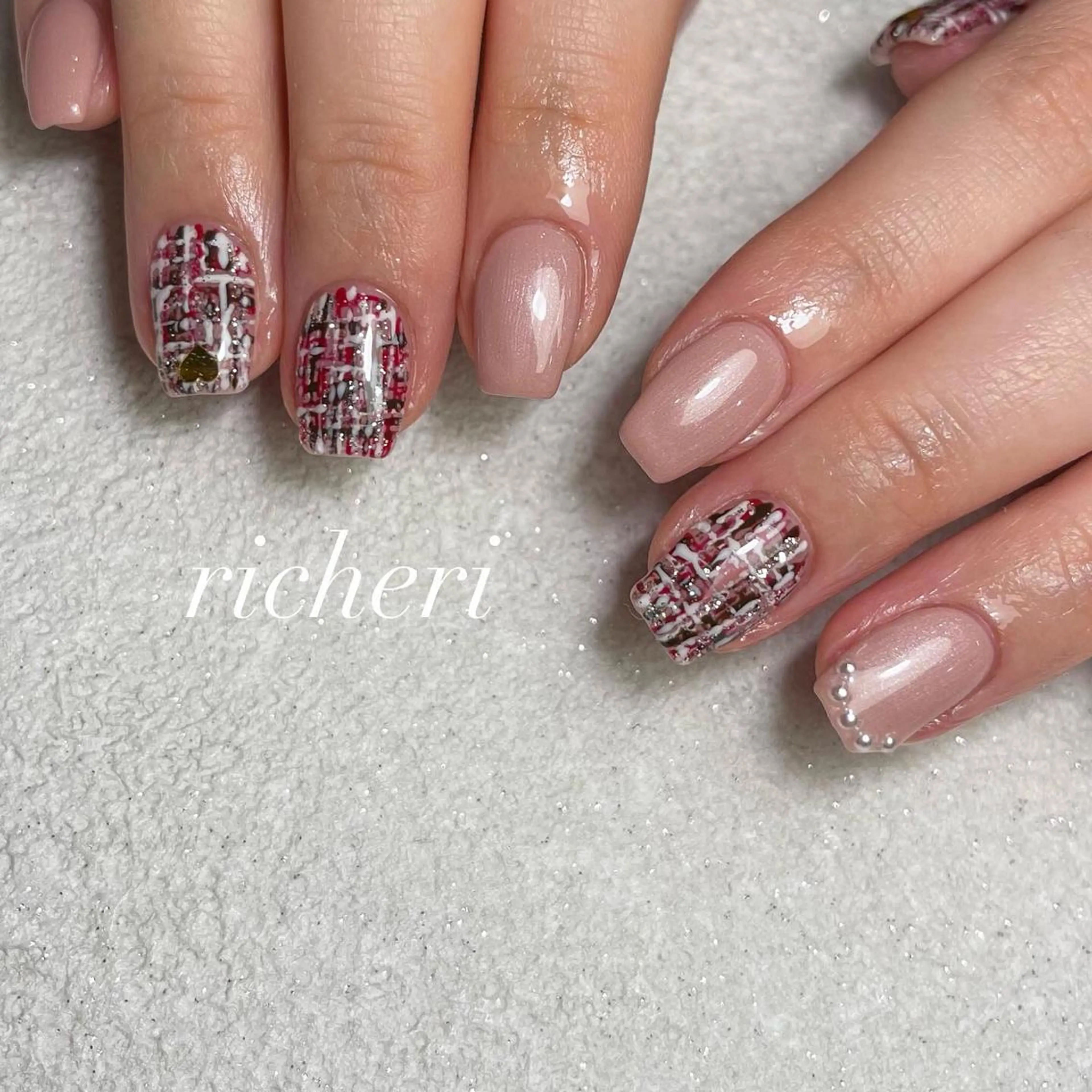 ミディアム ネイル 韓国風ヘア アートネイル フレンチネイル ジェルネイル ガラスフレンチ richeri beautyのエステ・リラクイメージ