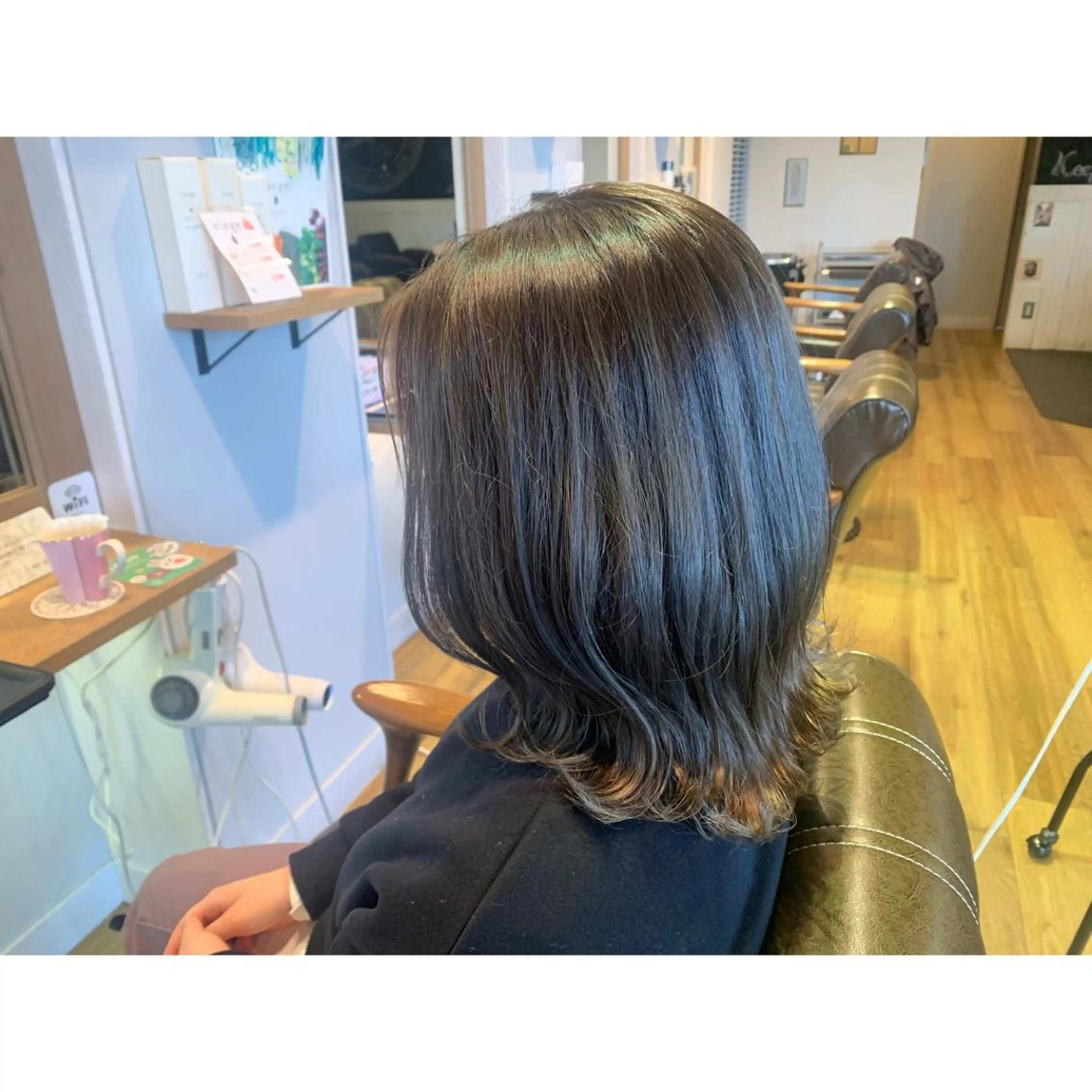 ミディアム カラー アッシュ アッシュグレー ヘアカラー トリートメント ツキダテ ユイのヘアスタイル