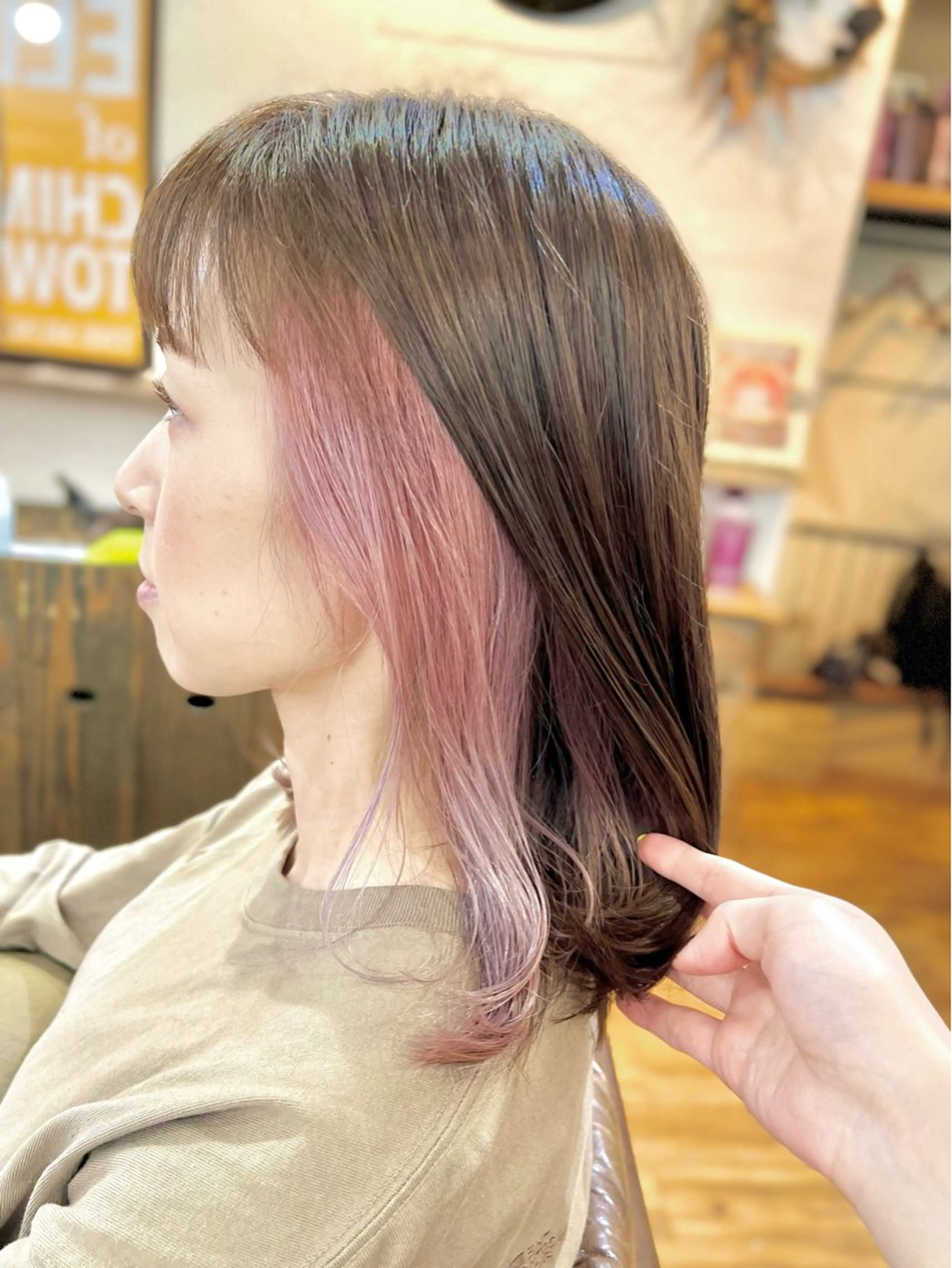 ミディアム カラー インナーカラー ピンクカラー カット ヘアカラー ERIKA/ ハイライト/ショートのヘアスタイル