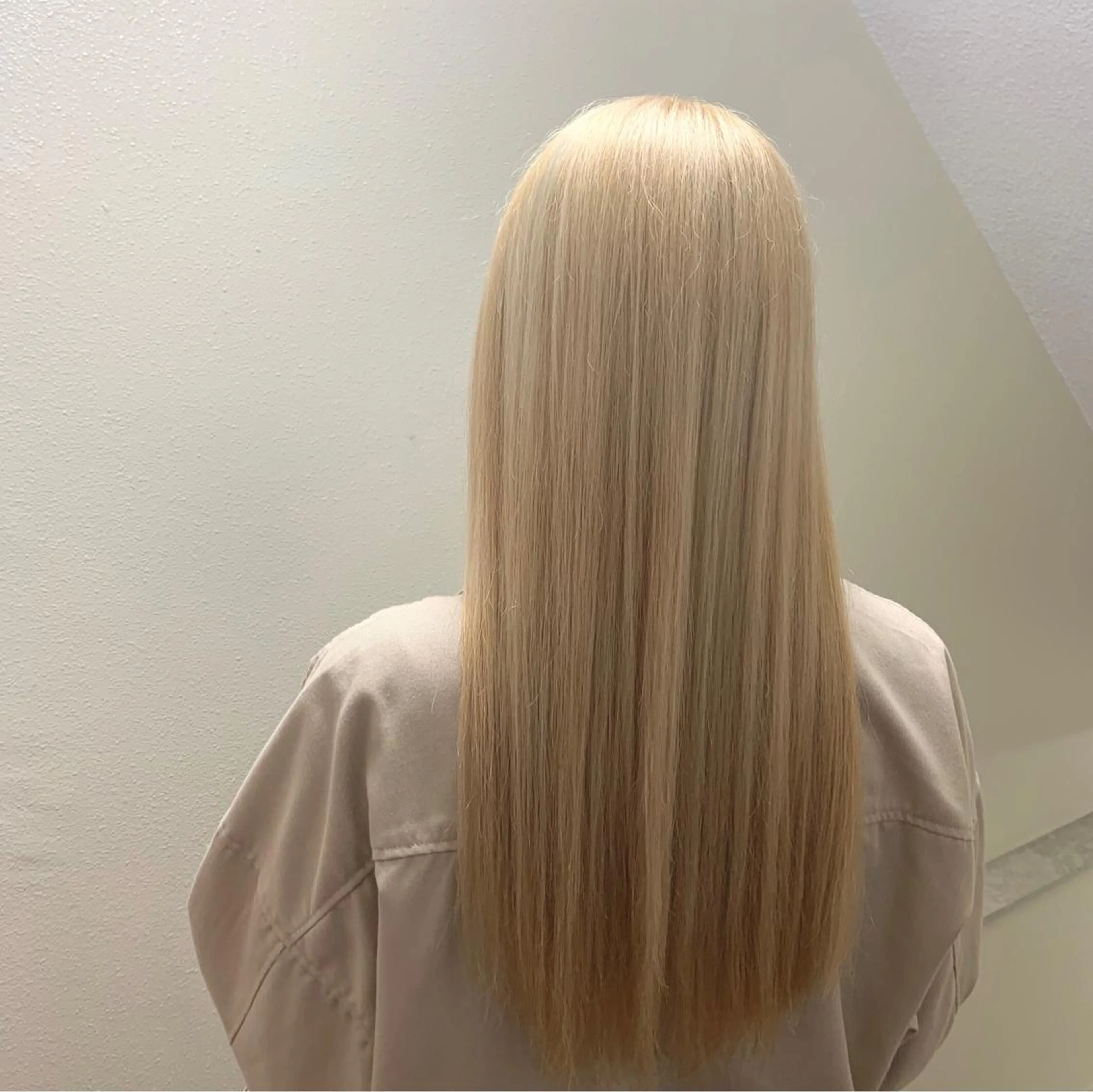 ミディアム カラー ヘアアレンジ 切りっぱなしヘアボブ ミディアムヘアRYOのヘアスタイル