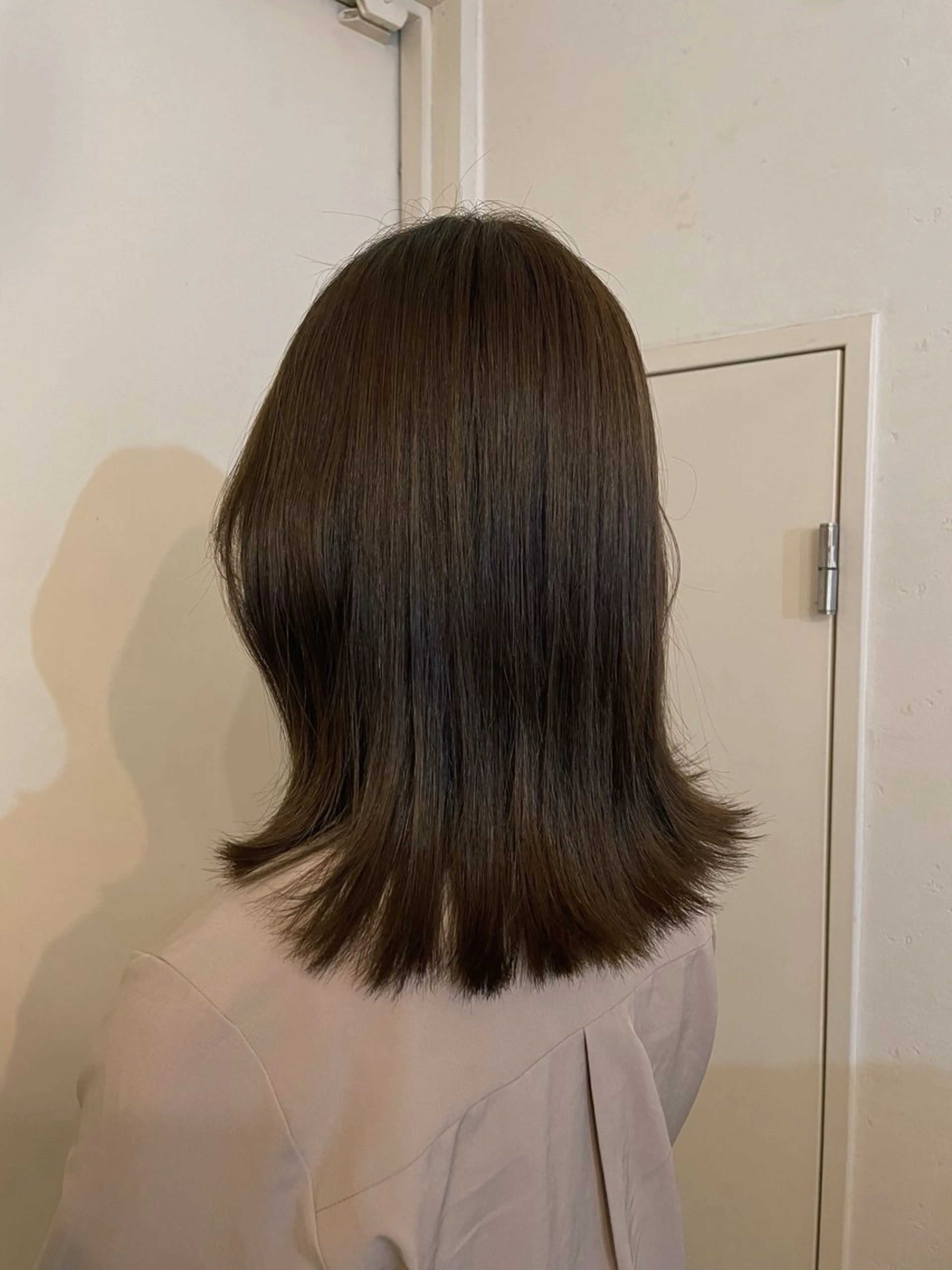 ミディアム カラー パーマ ミディアムパーマ ヘアカラー パーマ 縮毛矯正 トリートメント 大阪/梅田すぐ /パーマ落とし専門店のヘアスタイル