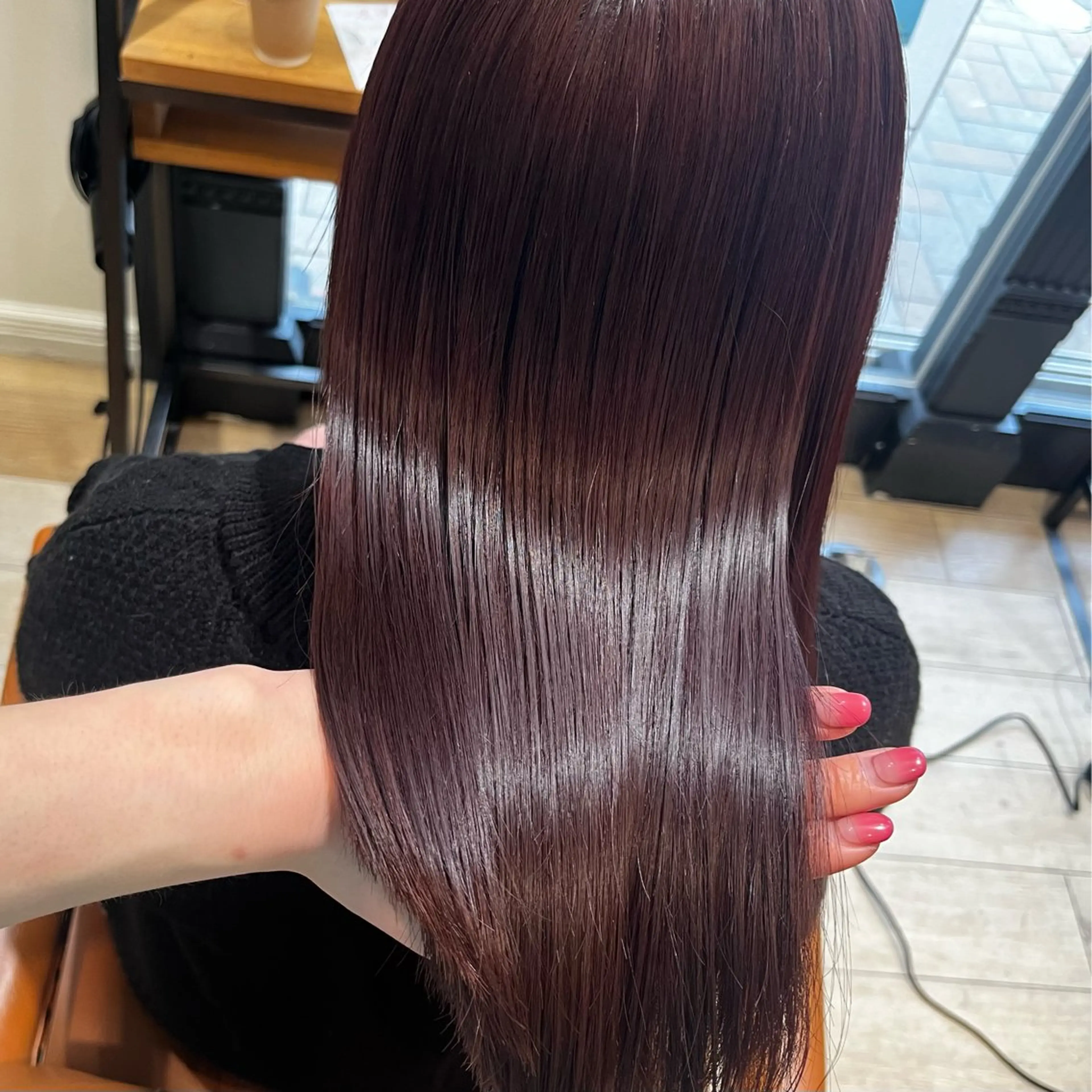 カラー しおり🍬 KOKORO🤍のヘアスタイル