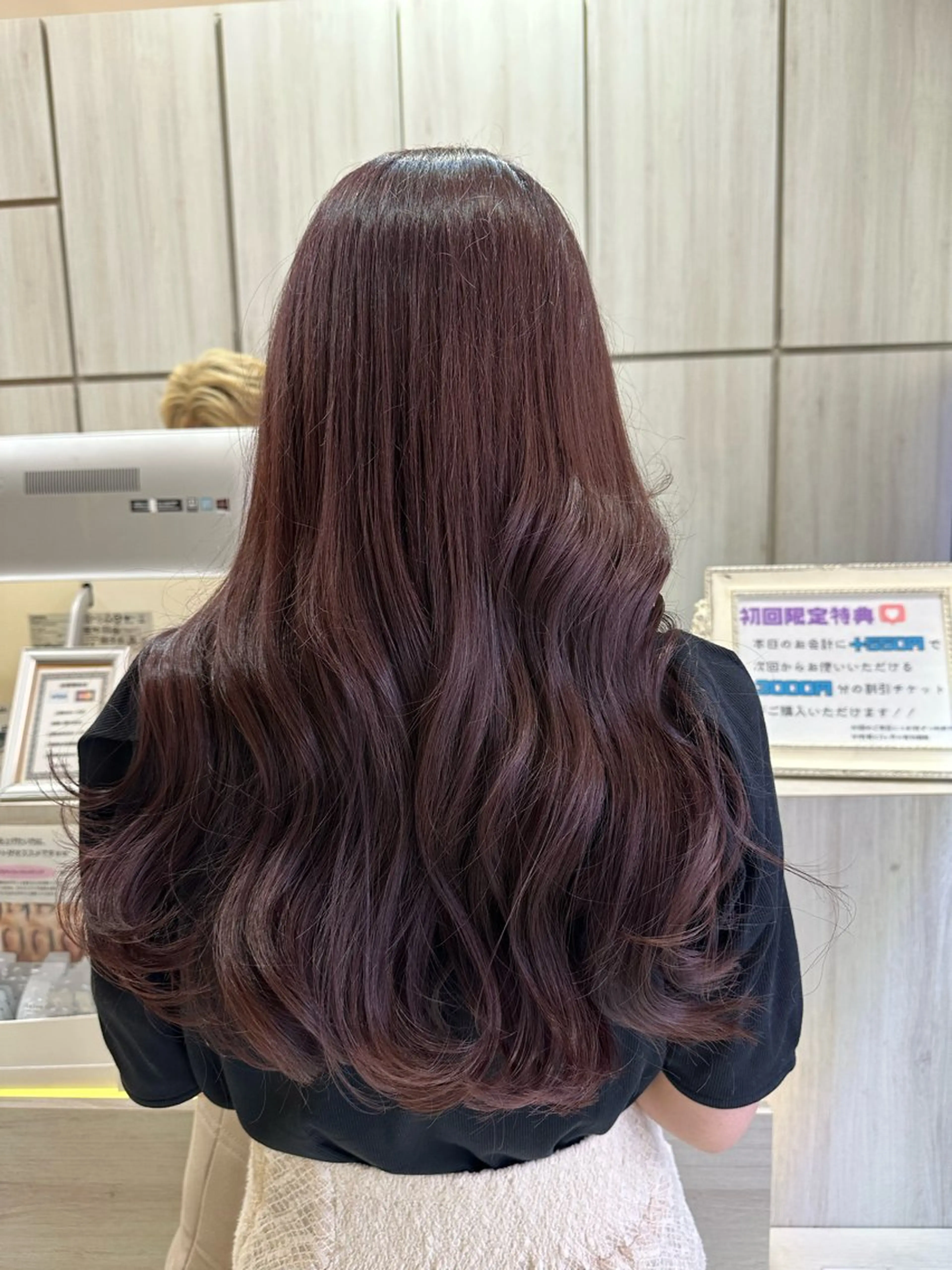 ロング カラー ピンクカラー 野々村 麻由のヘアスタイル