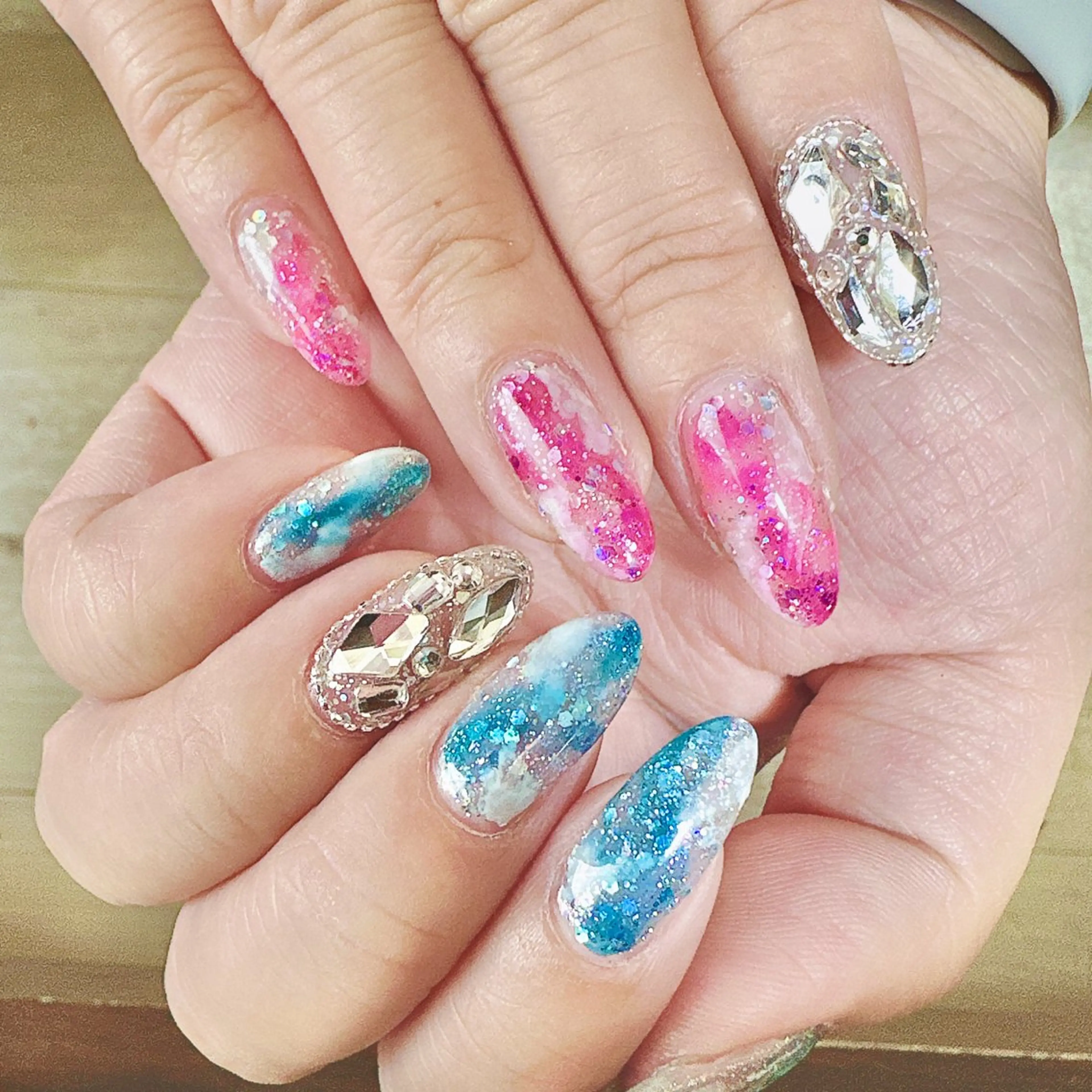 【他店オフ込】やり放題ジェルネイルの写真