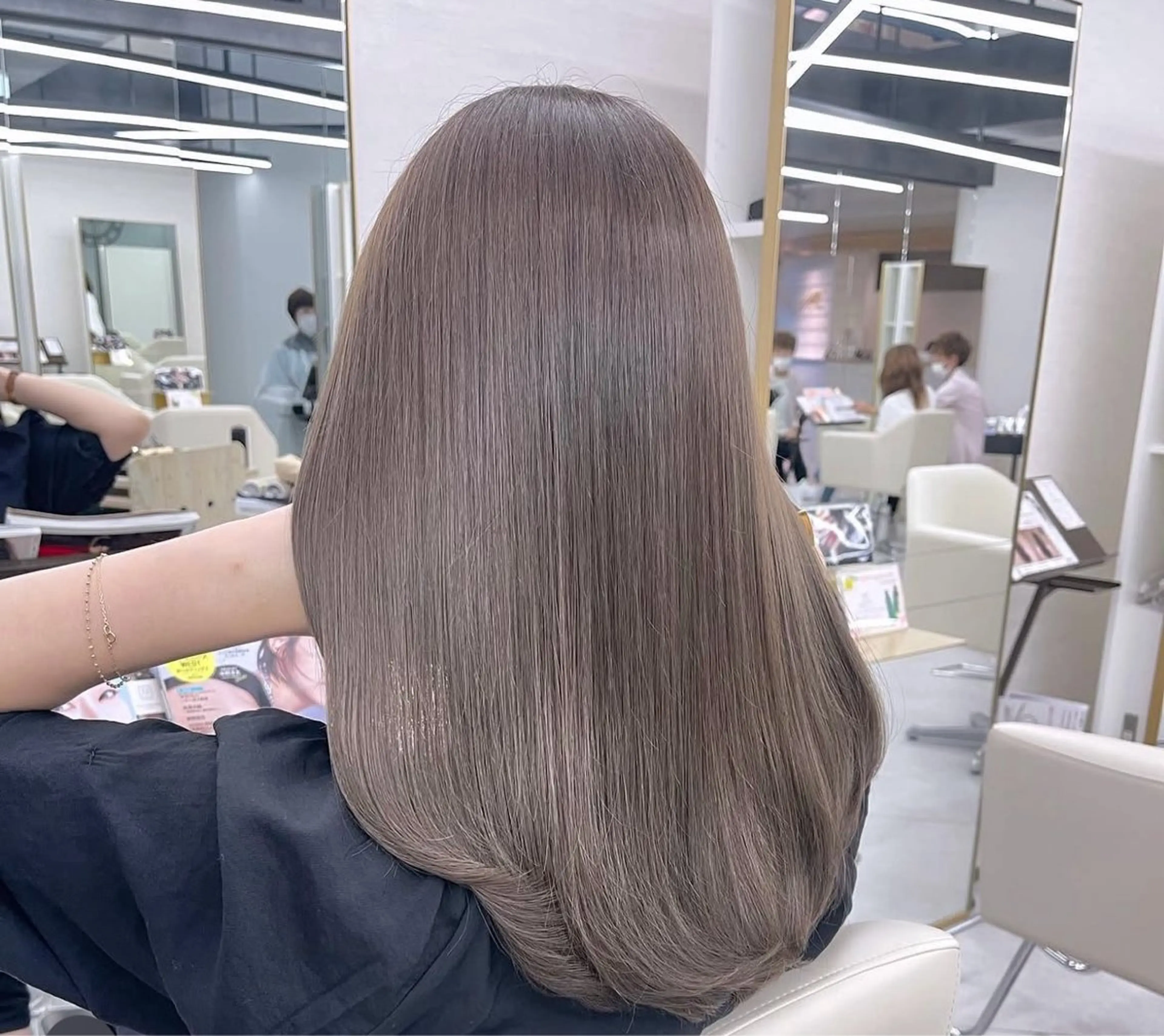 カラー ブリーチ 透明感カラー ORO〜Costa西宮北口〜所属・淺井 子寿々のヘアスタイル