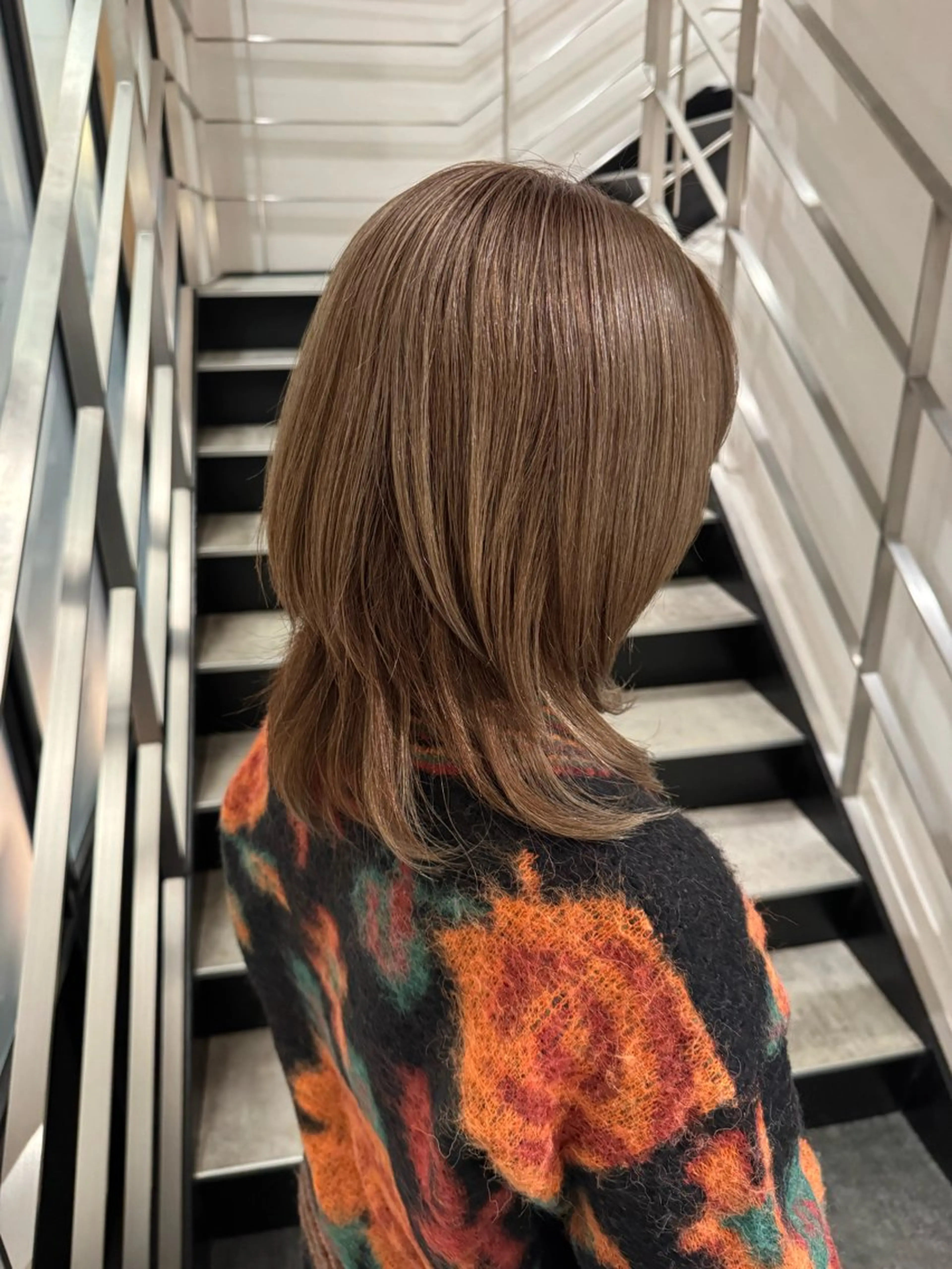 ミディアム カラー miu （ミユ）のヘアスタイル