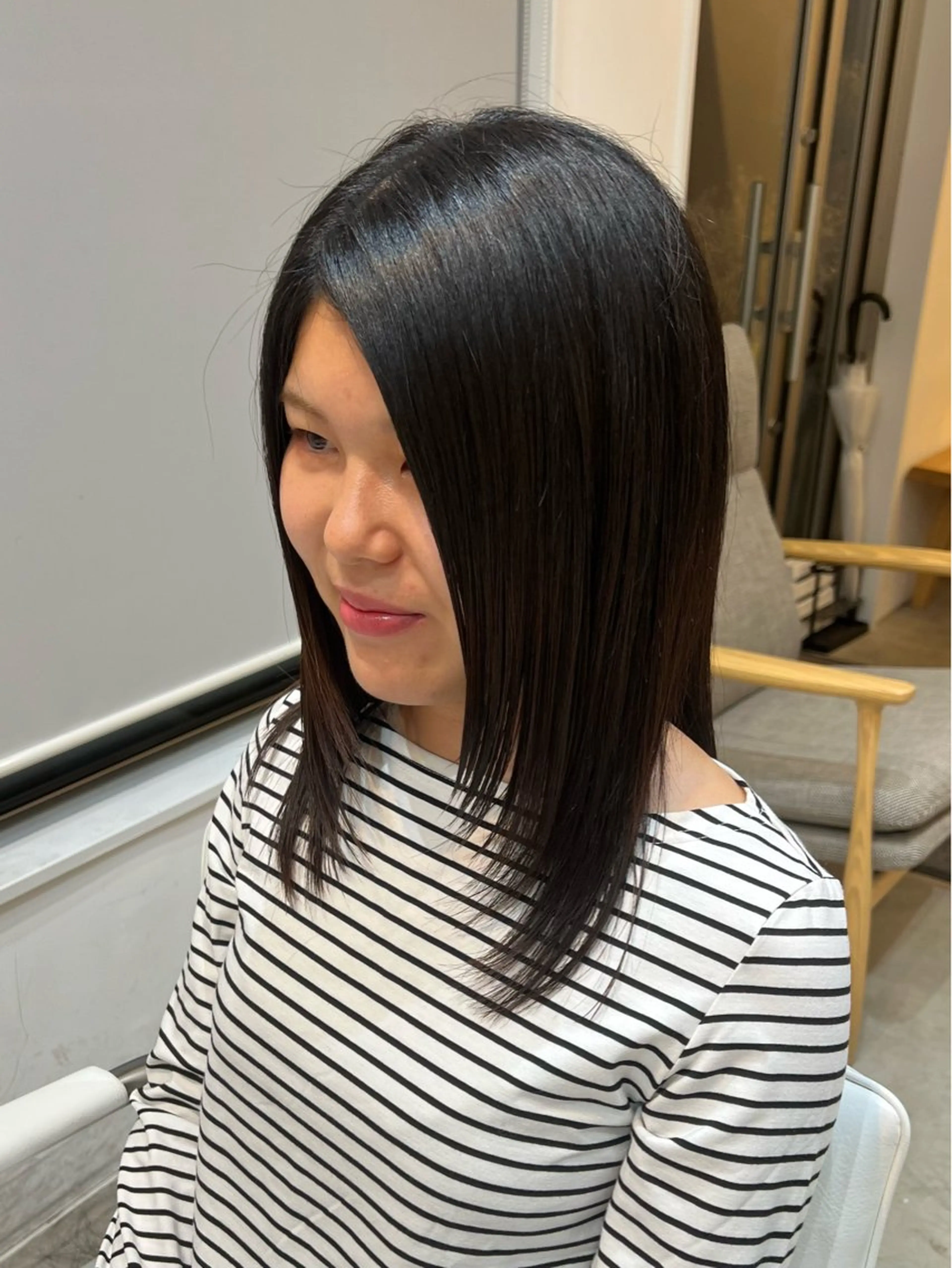 ミディアム 顔周りカット カット un ジュリアのヘアスタイル