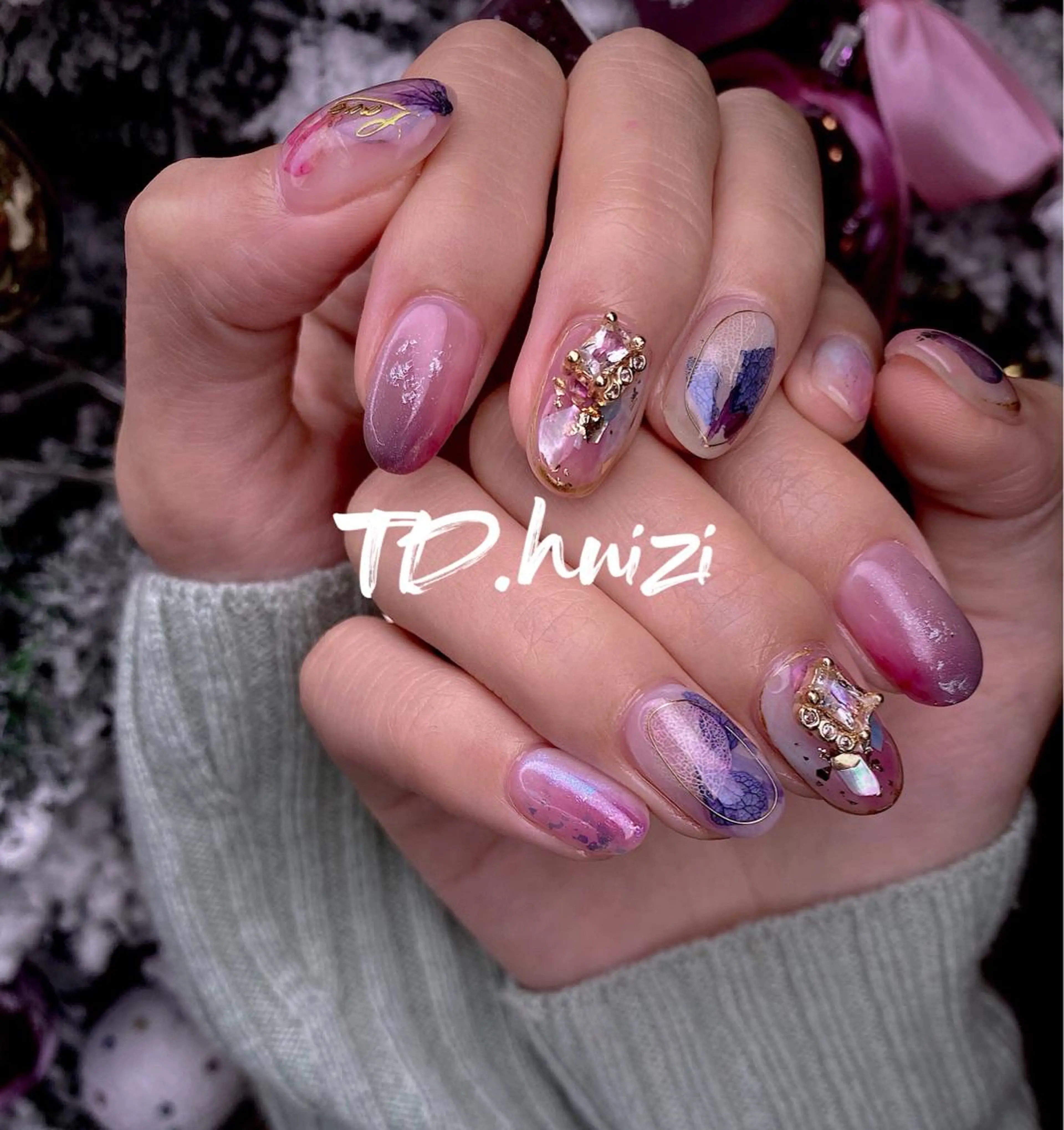 ミディアム めぐみのネイルサロン スタッフ練習のネイルデザイン