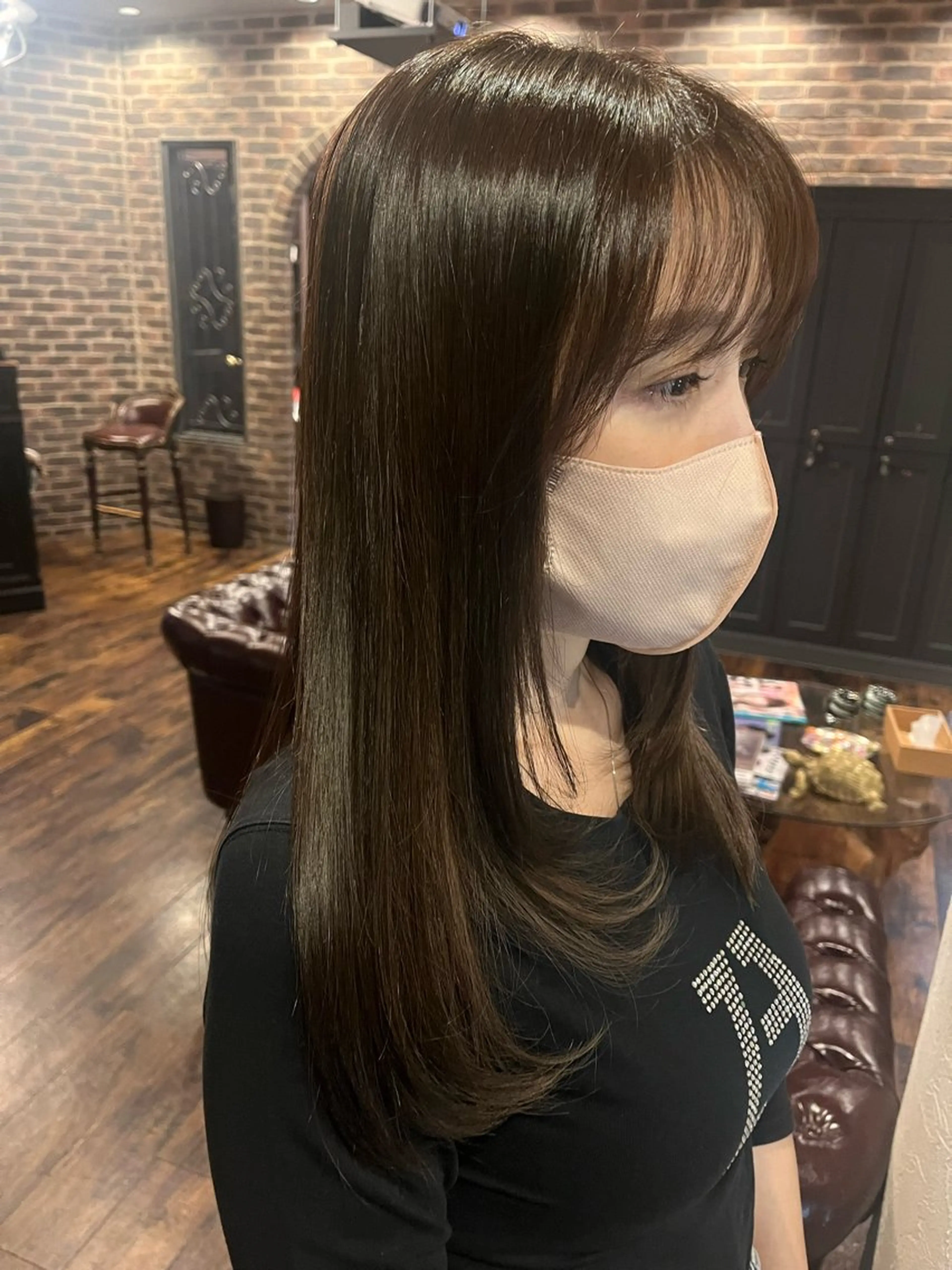 ロング カラー ヘアアレンジ 顔まわりレイヤー 顔周りカット レイヤーカット 境 あいみのヘアスタイル