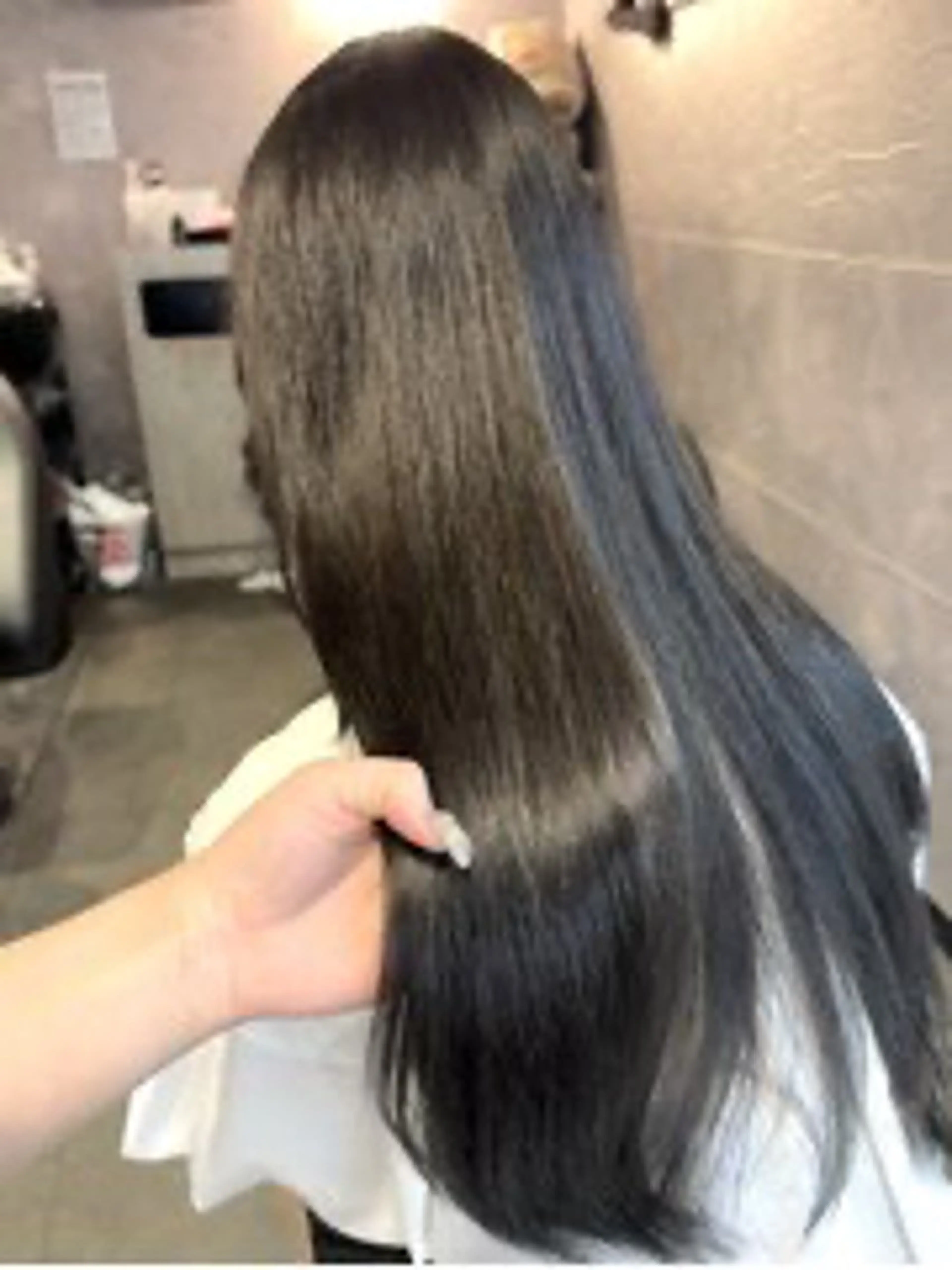 ロング カラー elu あやね 🤍🫧カラーモデルのヘアスタイル