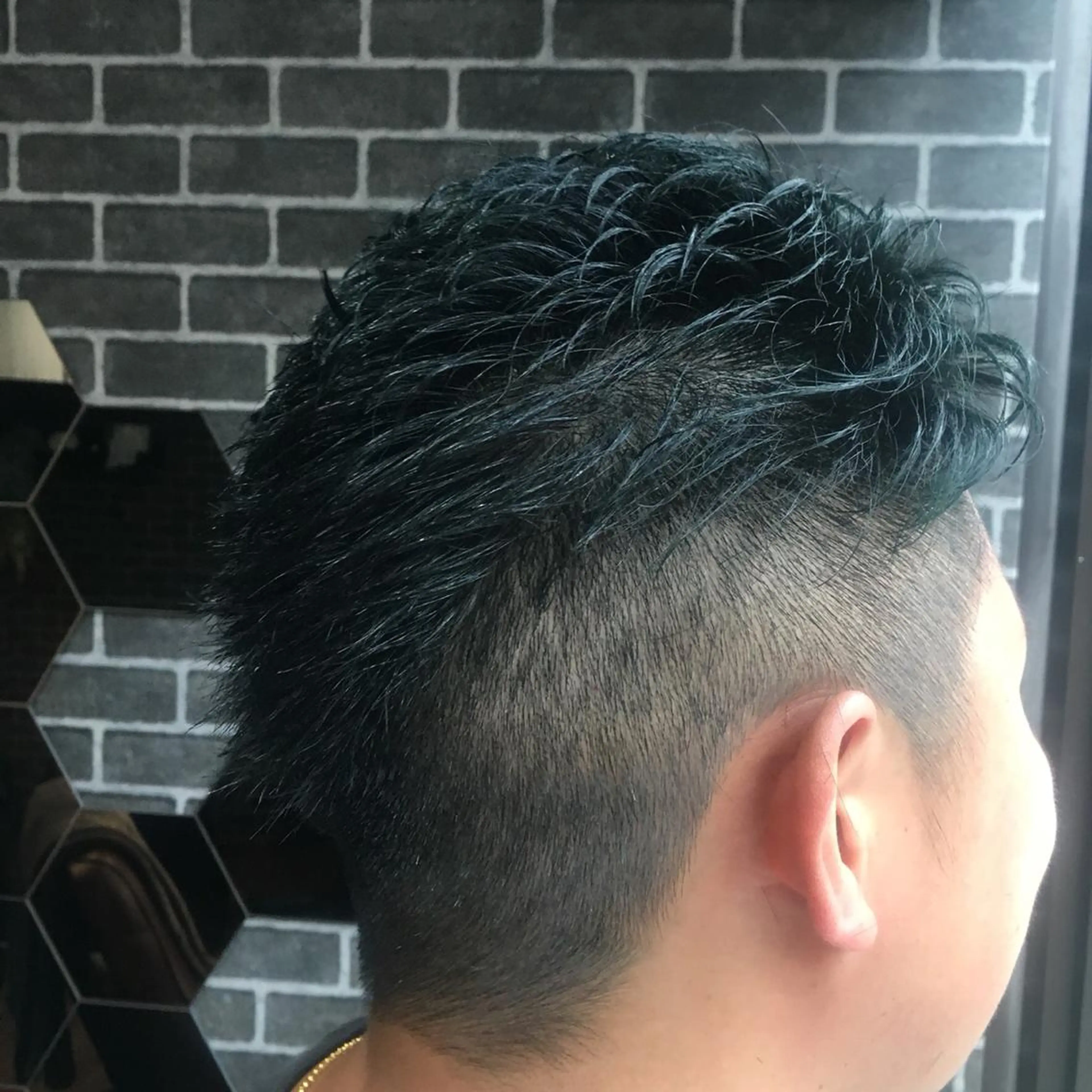 ショート カラー メンズ 刈り上げ ブルーカラー カット ヘアカラー トリートメント ✂︎中山竜哉✂︎ 川崎スタイリストのヘアスタイル