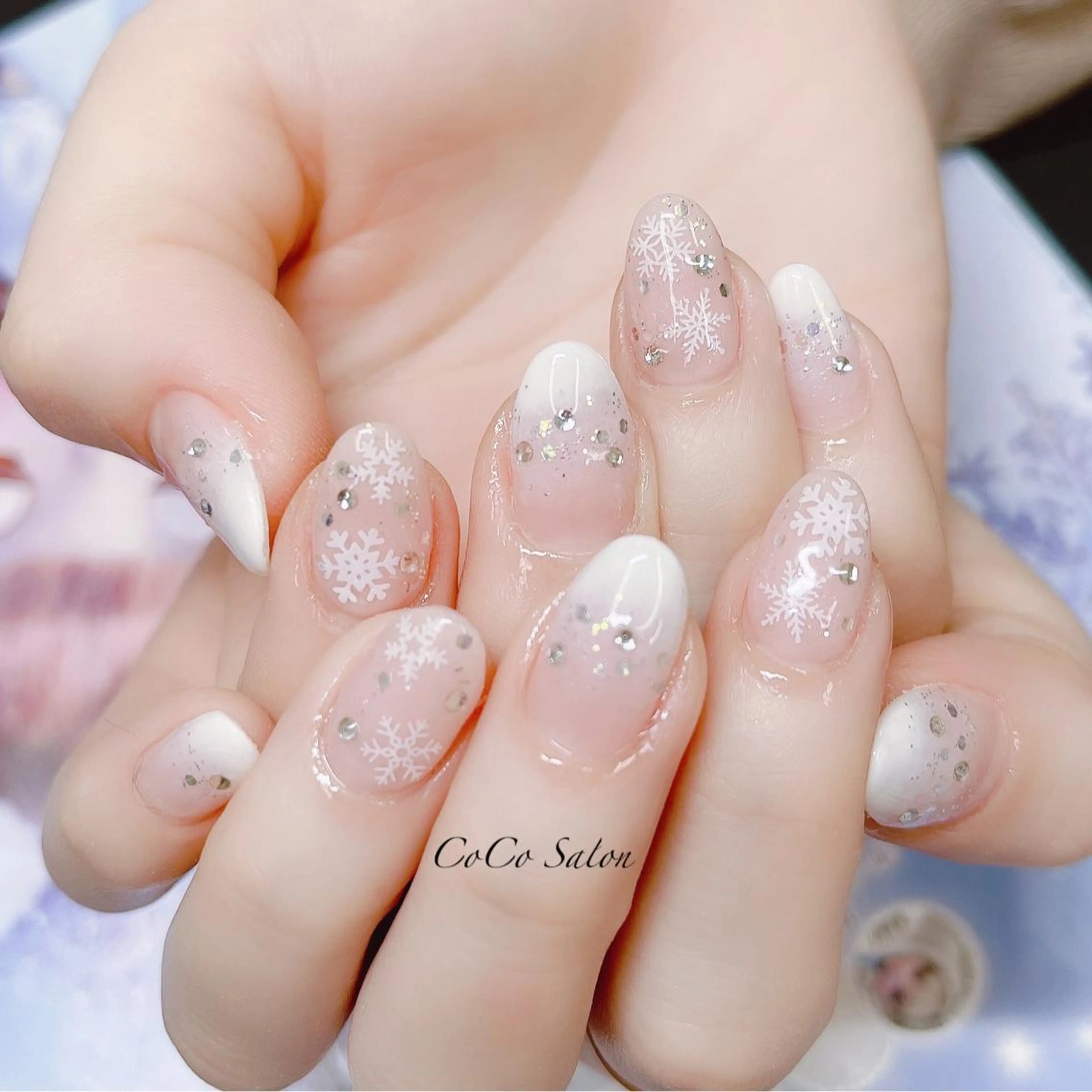 ネイル 長さ出し ジェルネイル グラデーション ホログラムネイル キラキラネイル ハンドネイル CoCoSalon ネイル/まつ毛予約のネイルデザイン