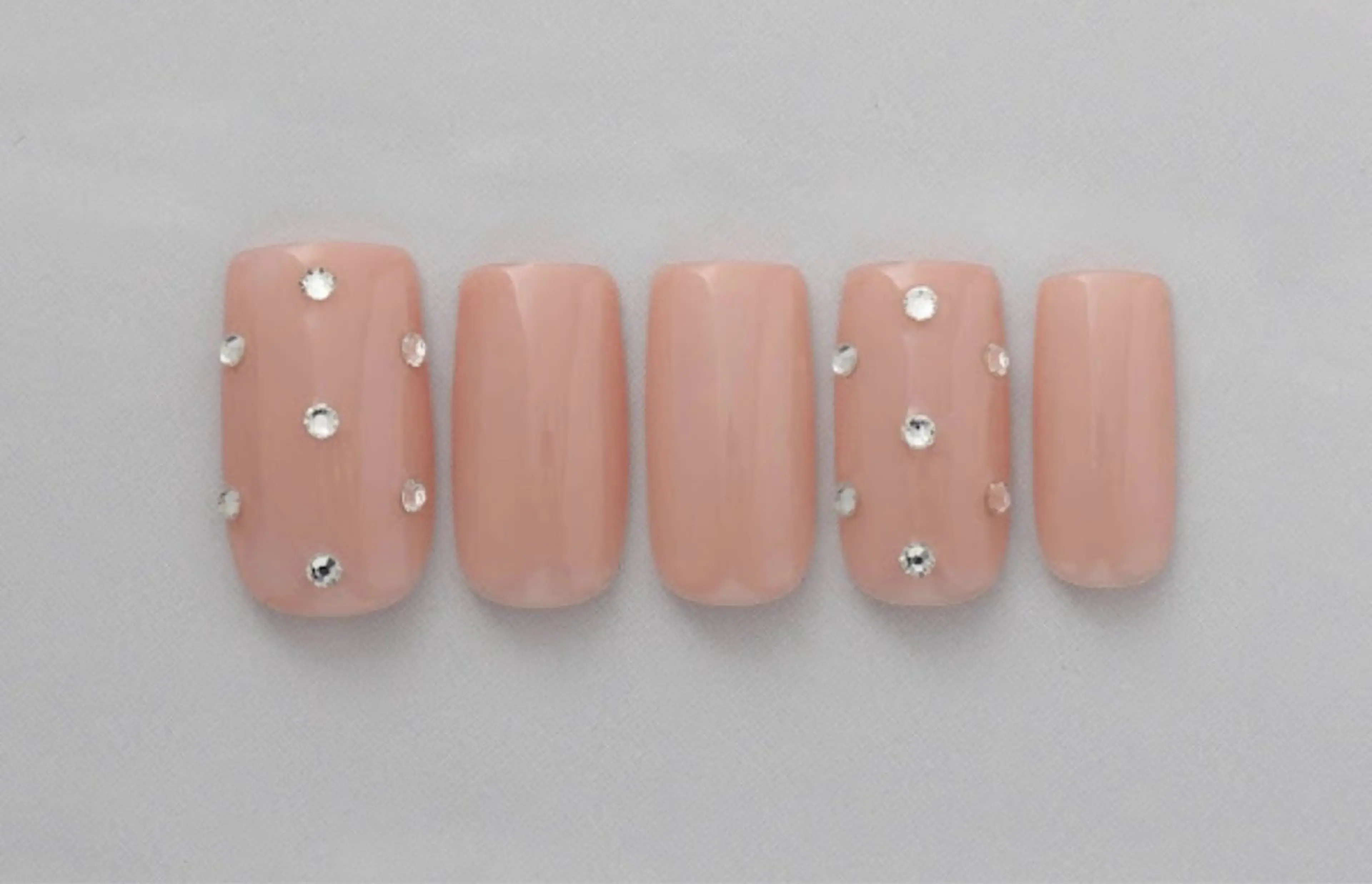 ネイル ゆら 練習生💅🏻のネイルデザイン