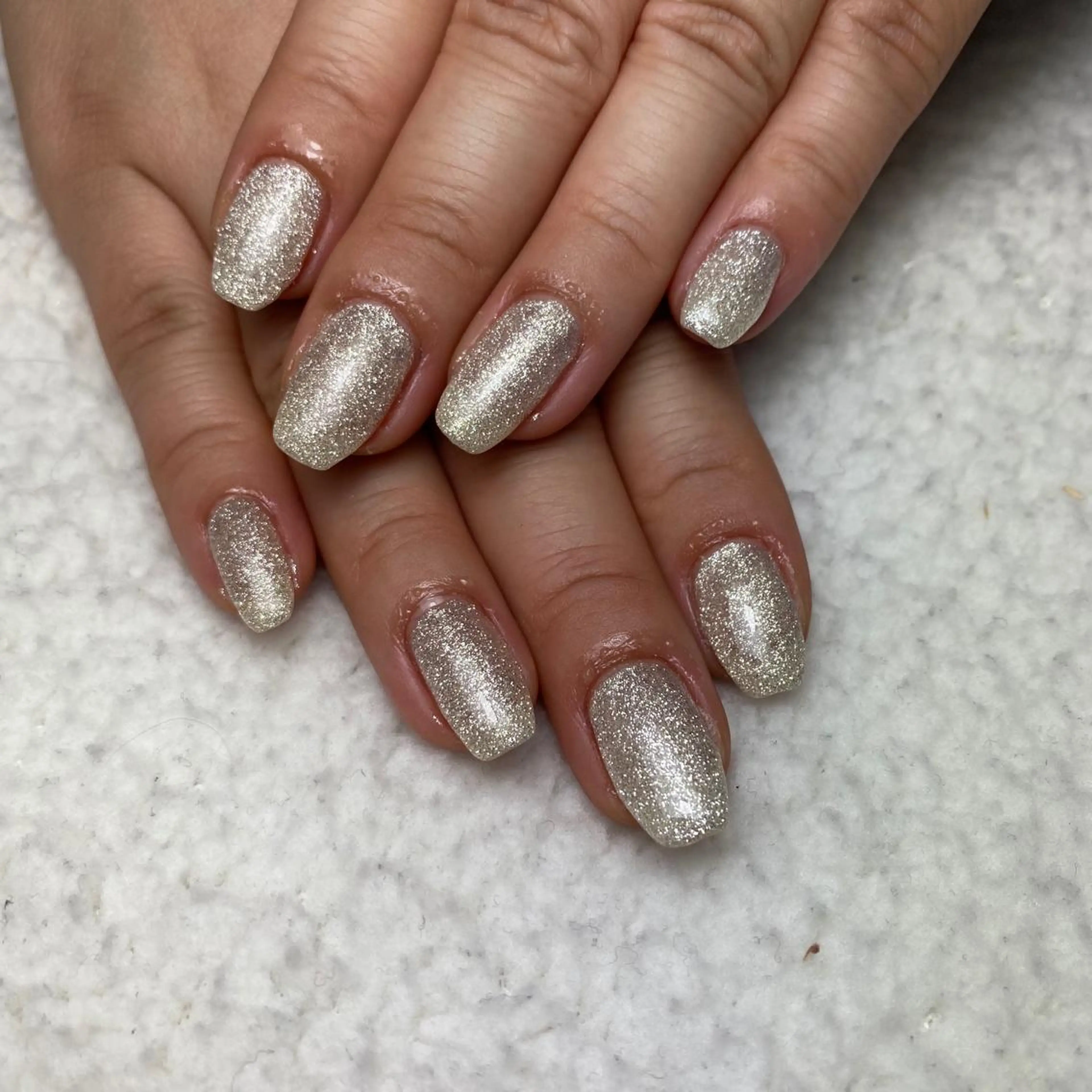 ネイル ラメ(グリッター) ワンカラーネイル シルバー シンプルネイル ハンドネイル COCO+所属・COCO +のエステ・リラクイメージ