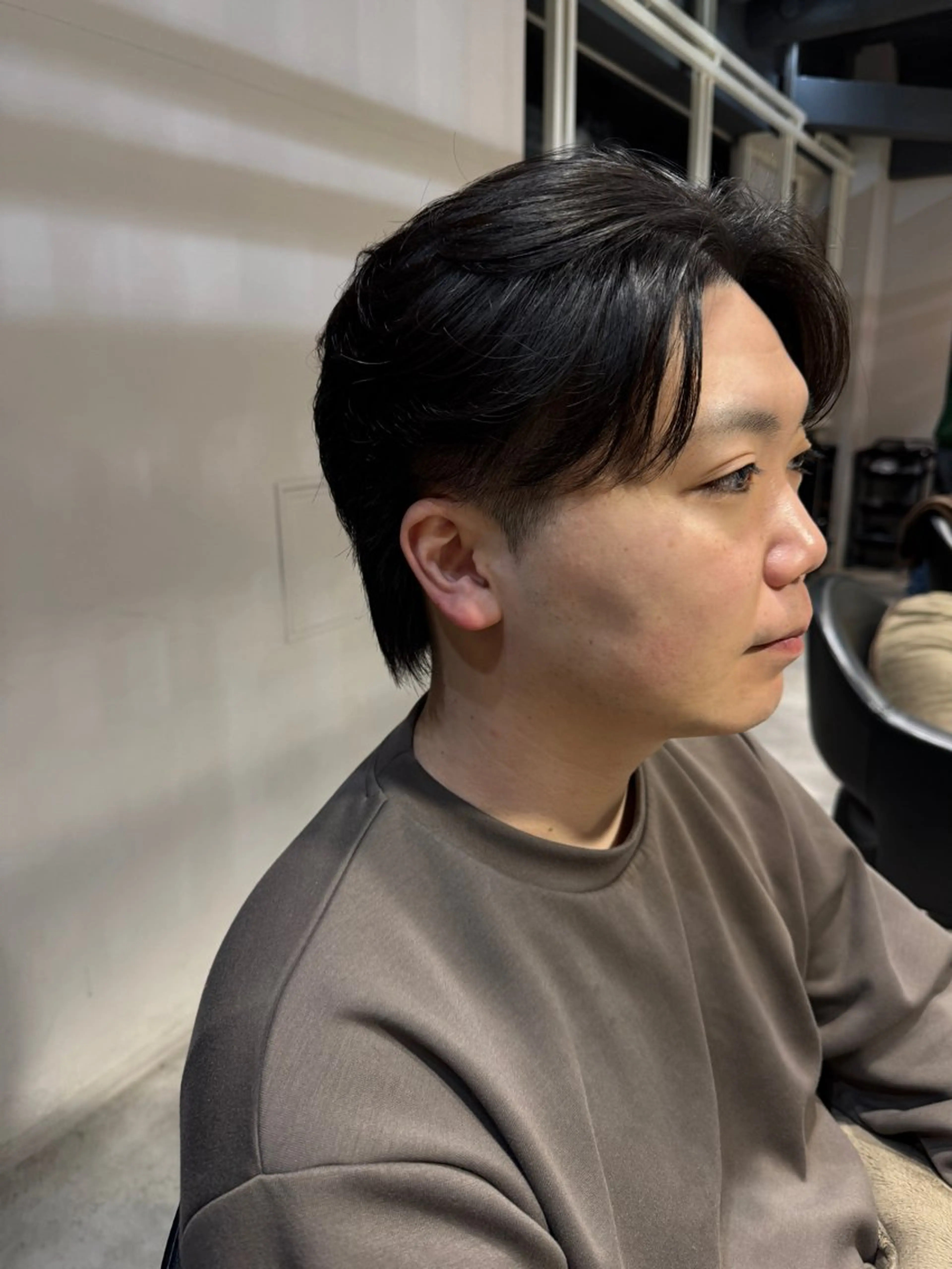 ミディアム メンズ ミディアムパーマ センターパート メンズパーマ カット ヘッドスパ 似合う髪型が 分からない方へのヘアスタイル