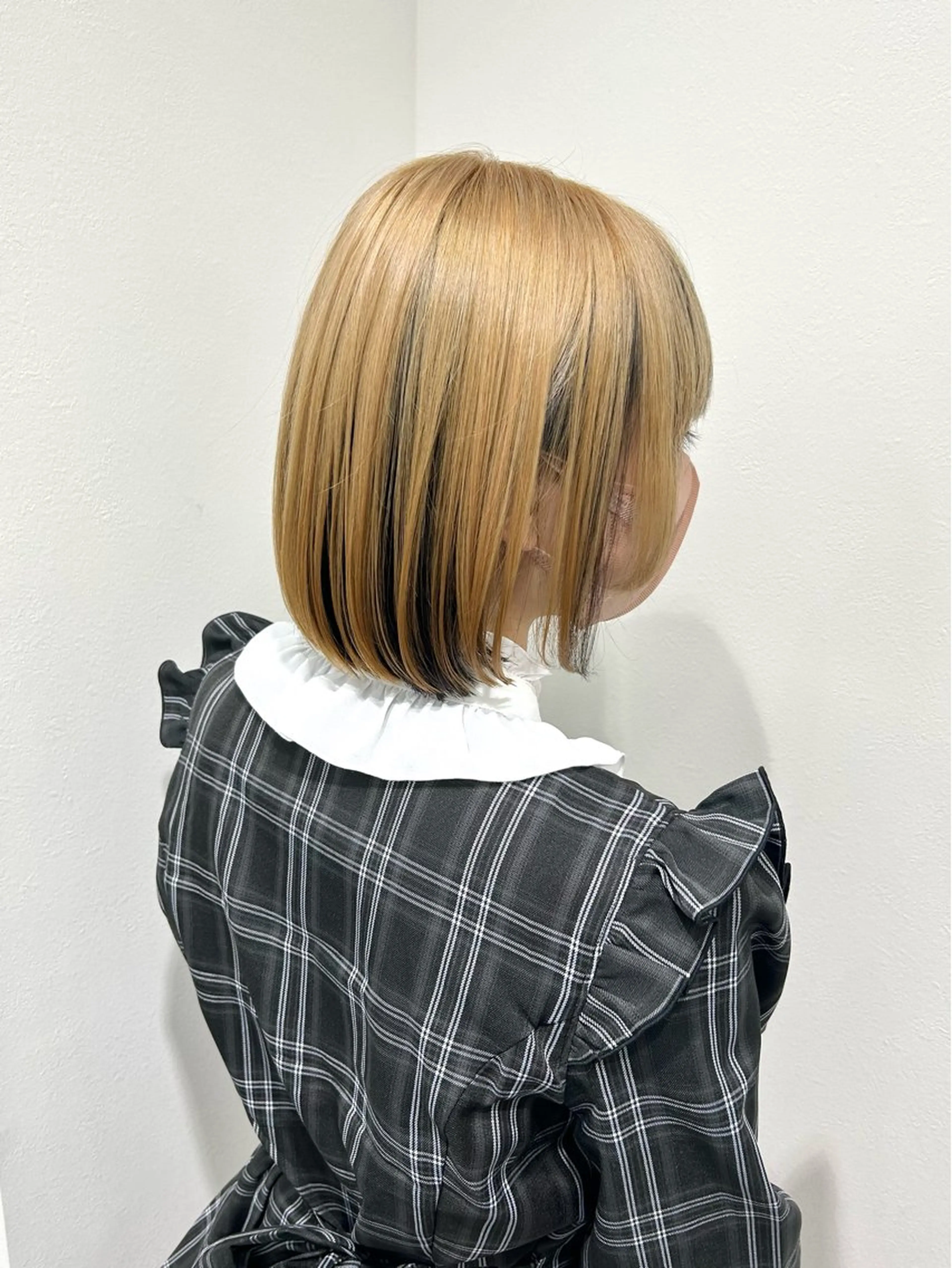 ショート カラー レイヤー ハイトーン 暖色⭐︎KANAKOのヘアスタイル