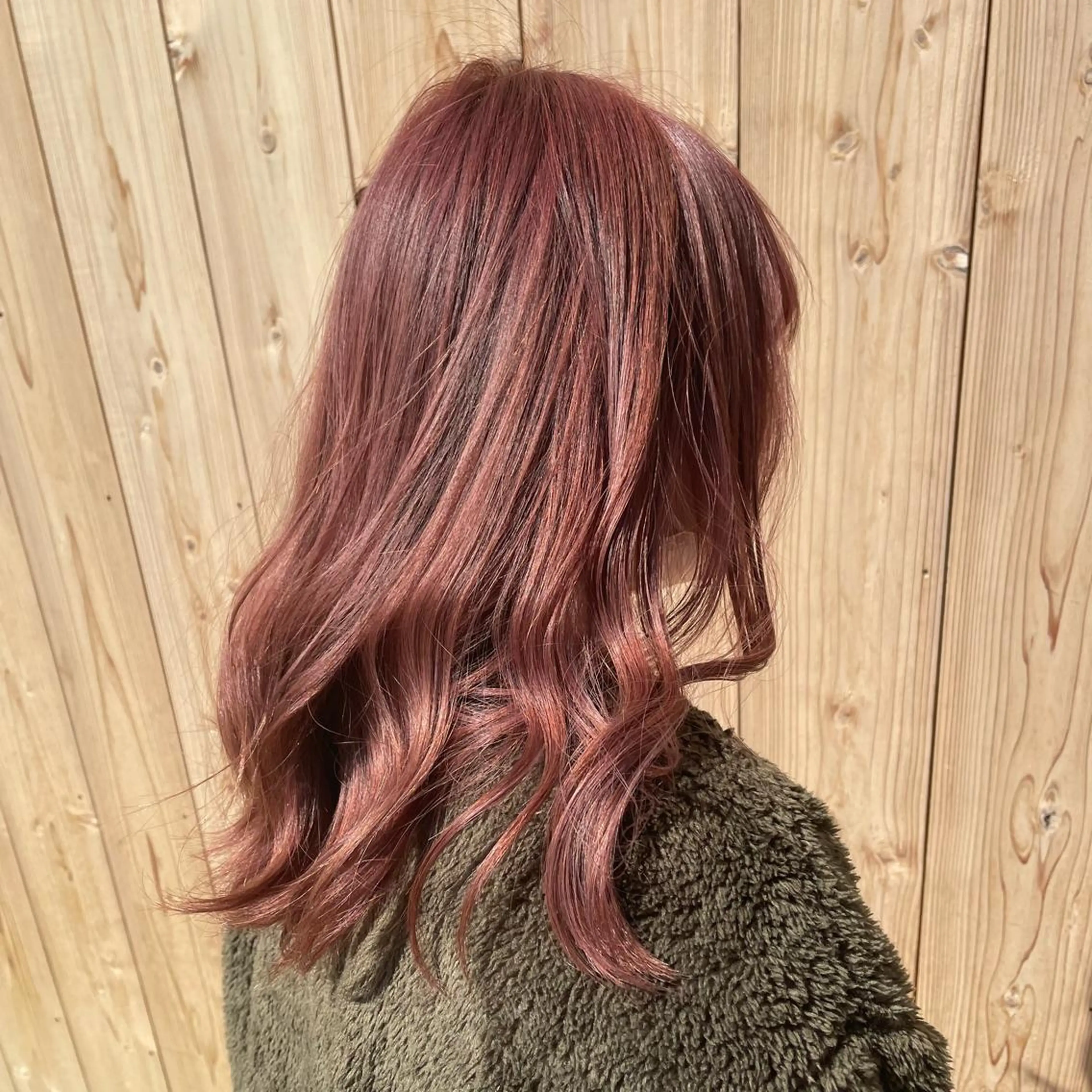 カラー ブリーチ 隅内 桃香のヘアスタイル