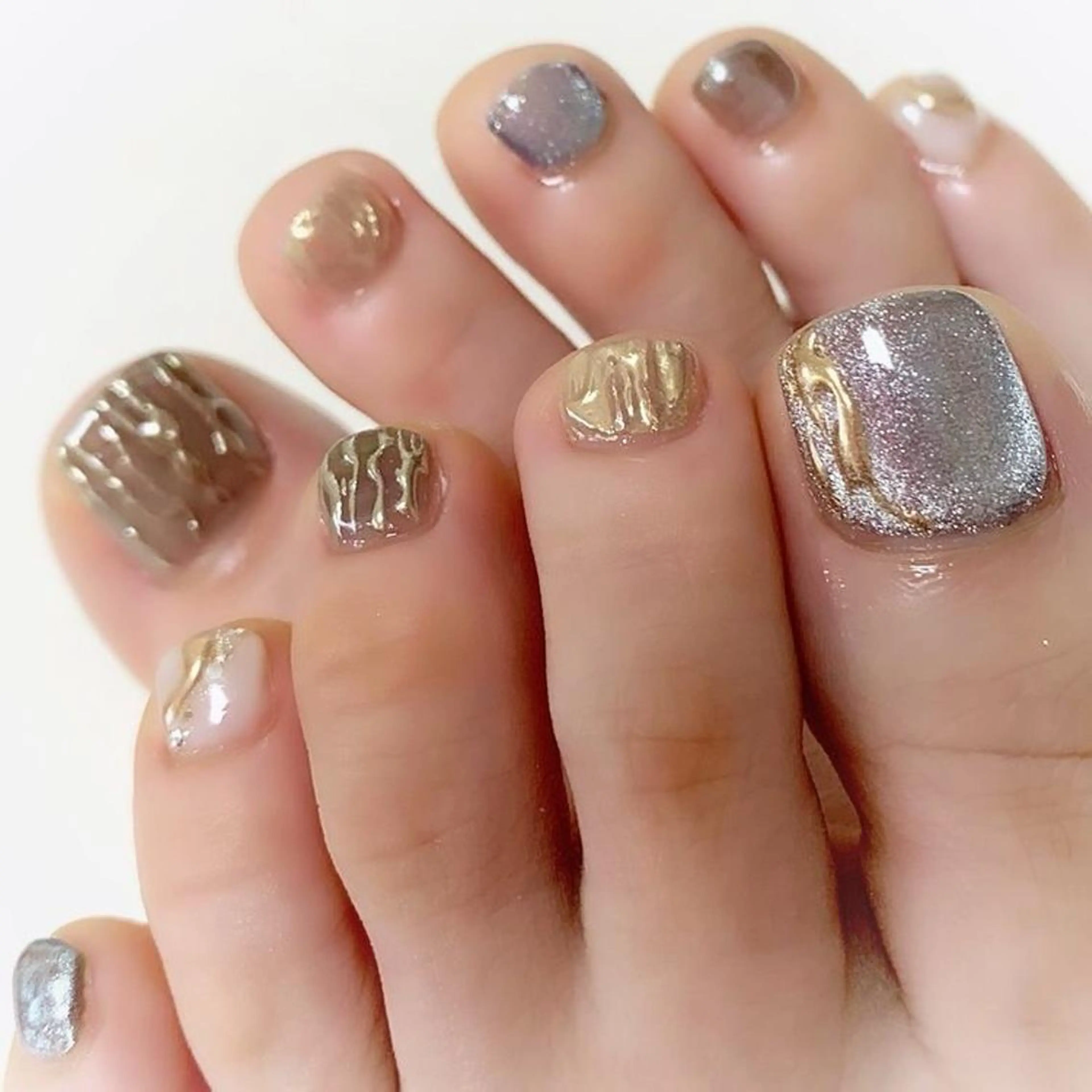 ネイル マグネットネイル ミラーネイル 【岐阜💅🏻】 オトナ可愛い🤍🪄のネイルデザイン