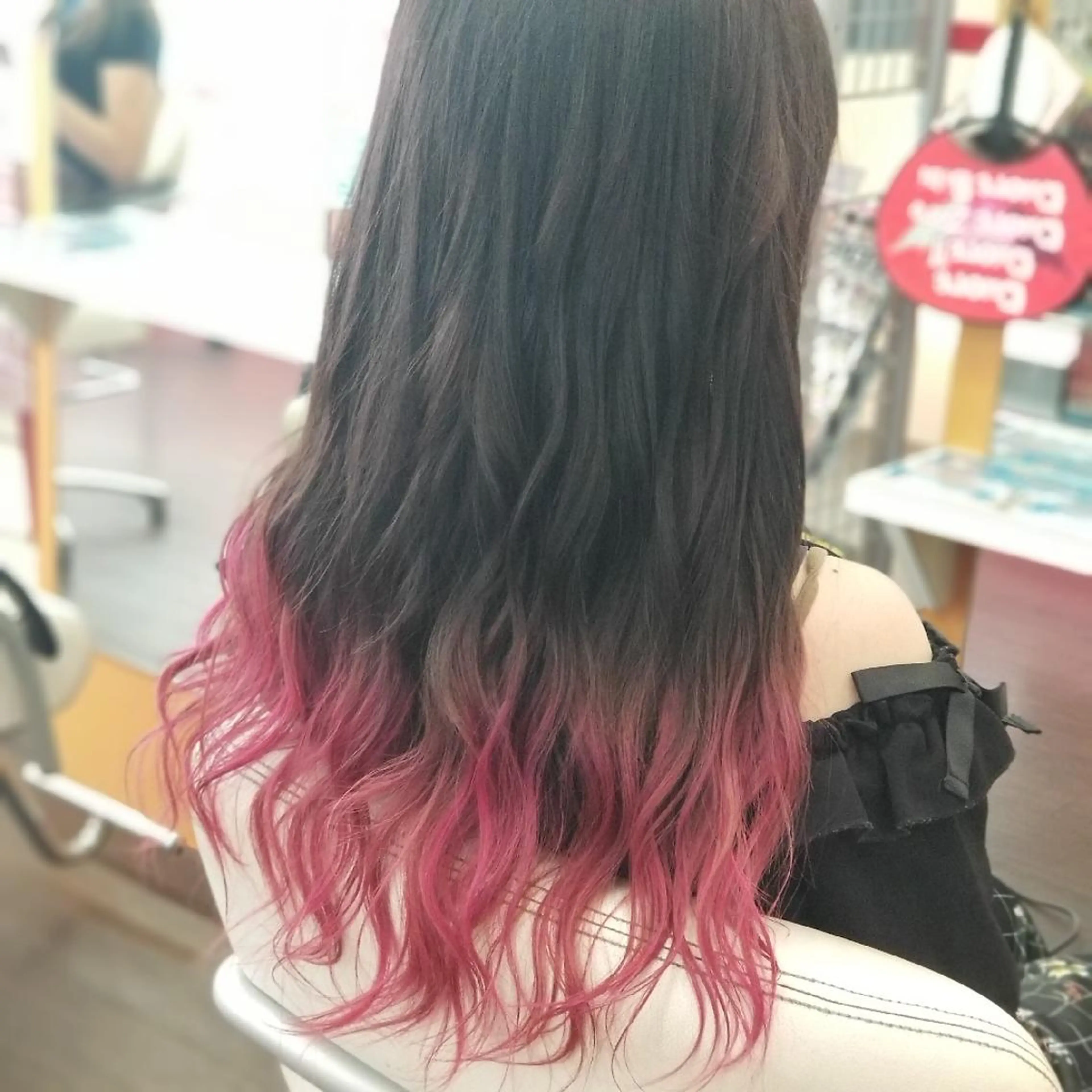 ロング カラー ブリーチ グラデーションカラー レッドカラー ヘアカラー トリートメント 植田 /エクステ /ブリーチ/髪質改善のヘアスタイル