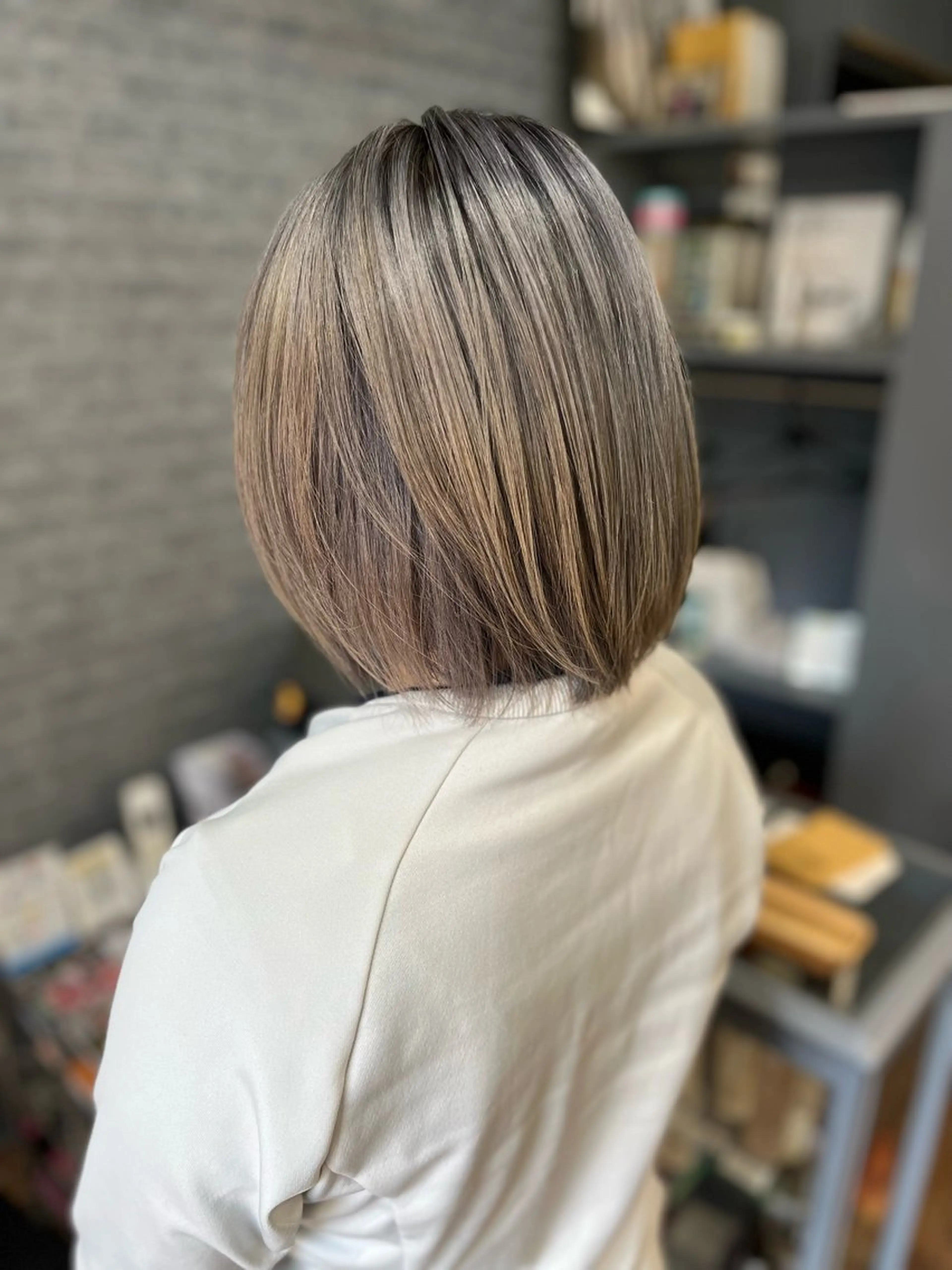 ミディアム カラー キッズ バレイヤージュ レイヤーカット ヘアカラー 三輪 太一のヘアスタイル