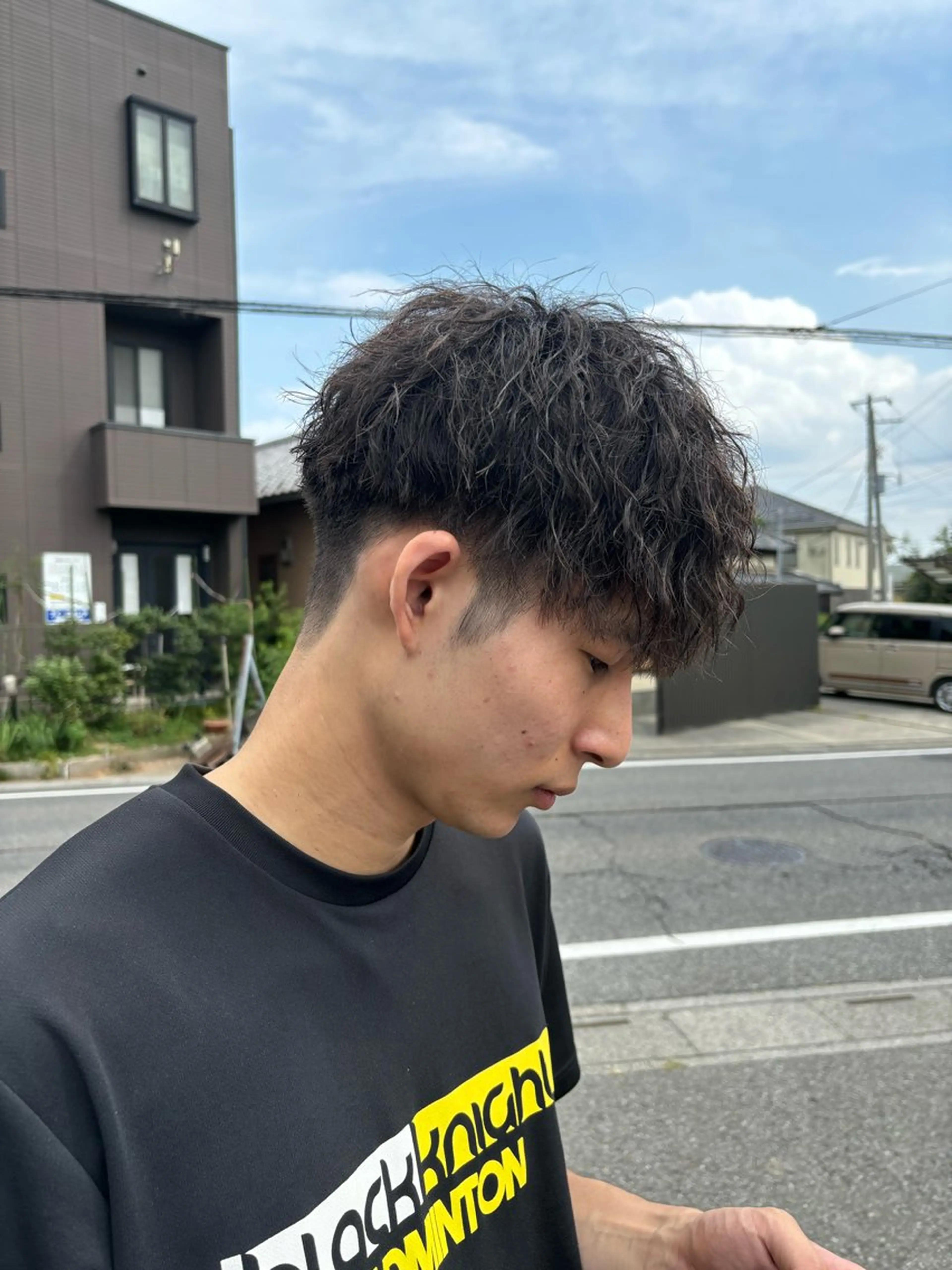 メンズ マッシュ メンズパーマ 刈り上げ 波巻き/ツイスパ/ 短髪/鈴木俊也のヘアスタイル