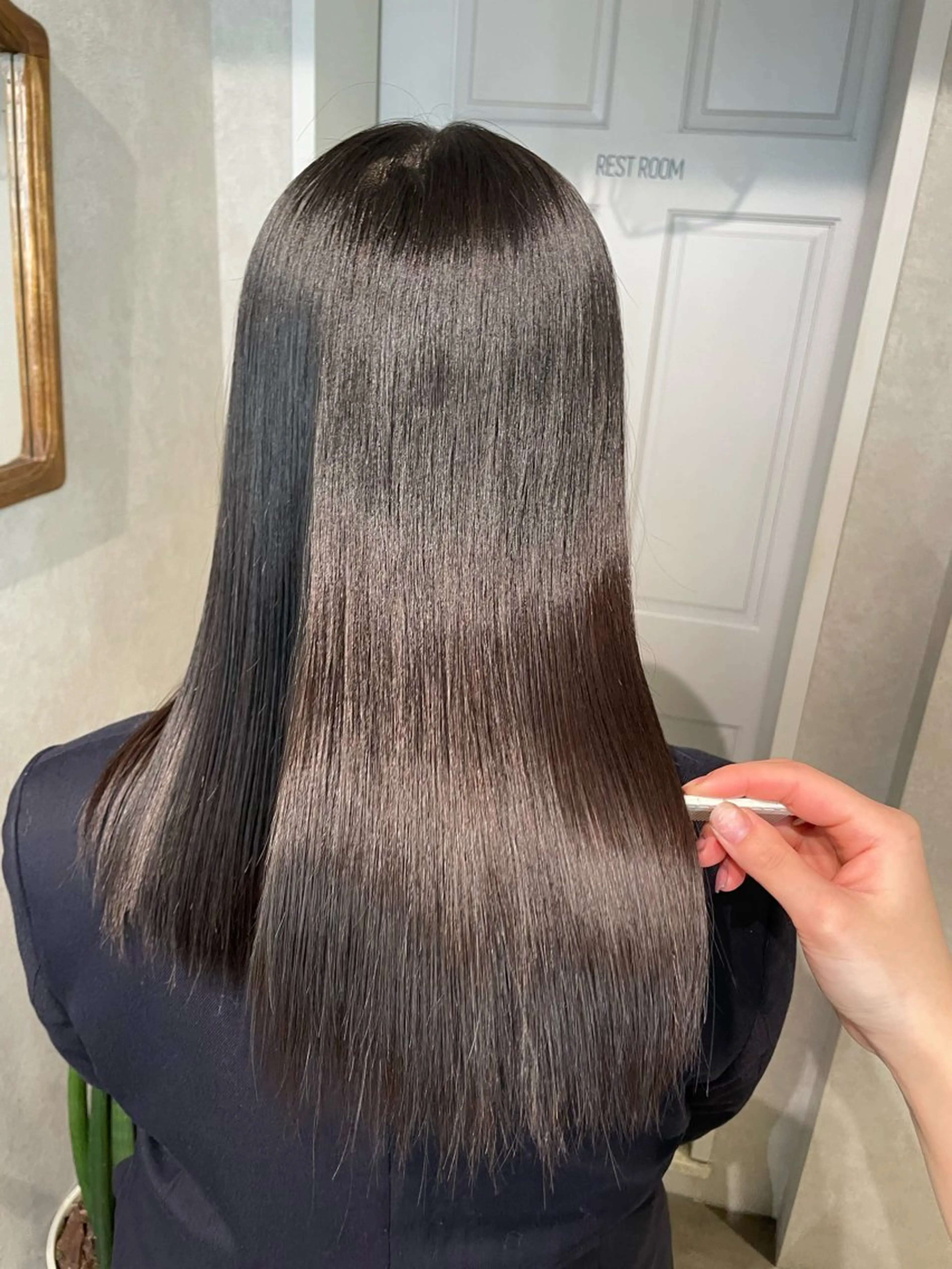 セミロング 学生 酸性ストレート 縮毛矯正 ナチュラル透明感🌱 小山美樹子のヘアスタイル