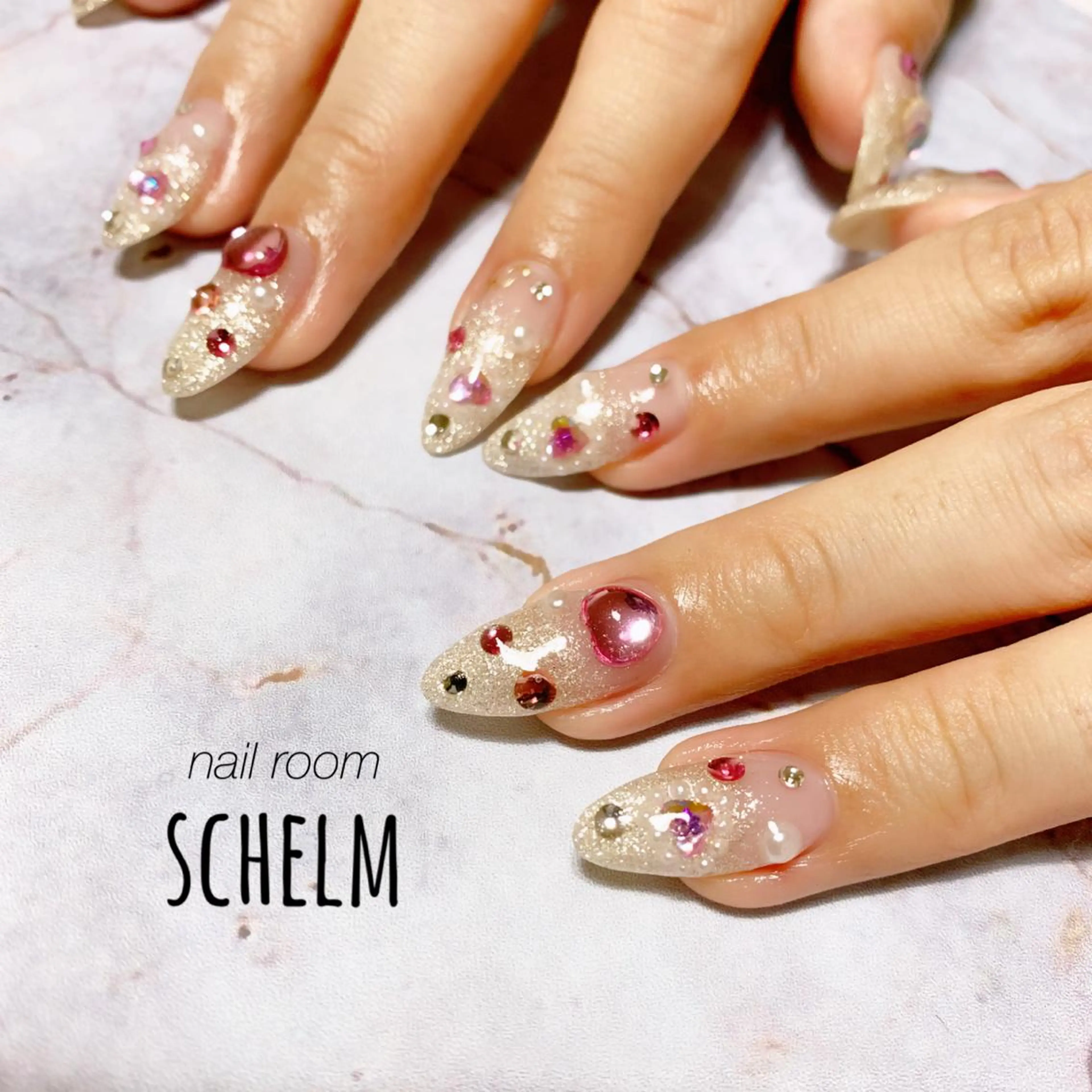 ネイル ハンドネイル nail room シュレムのネイルデザイン