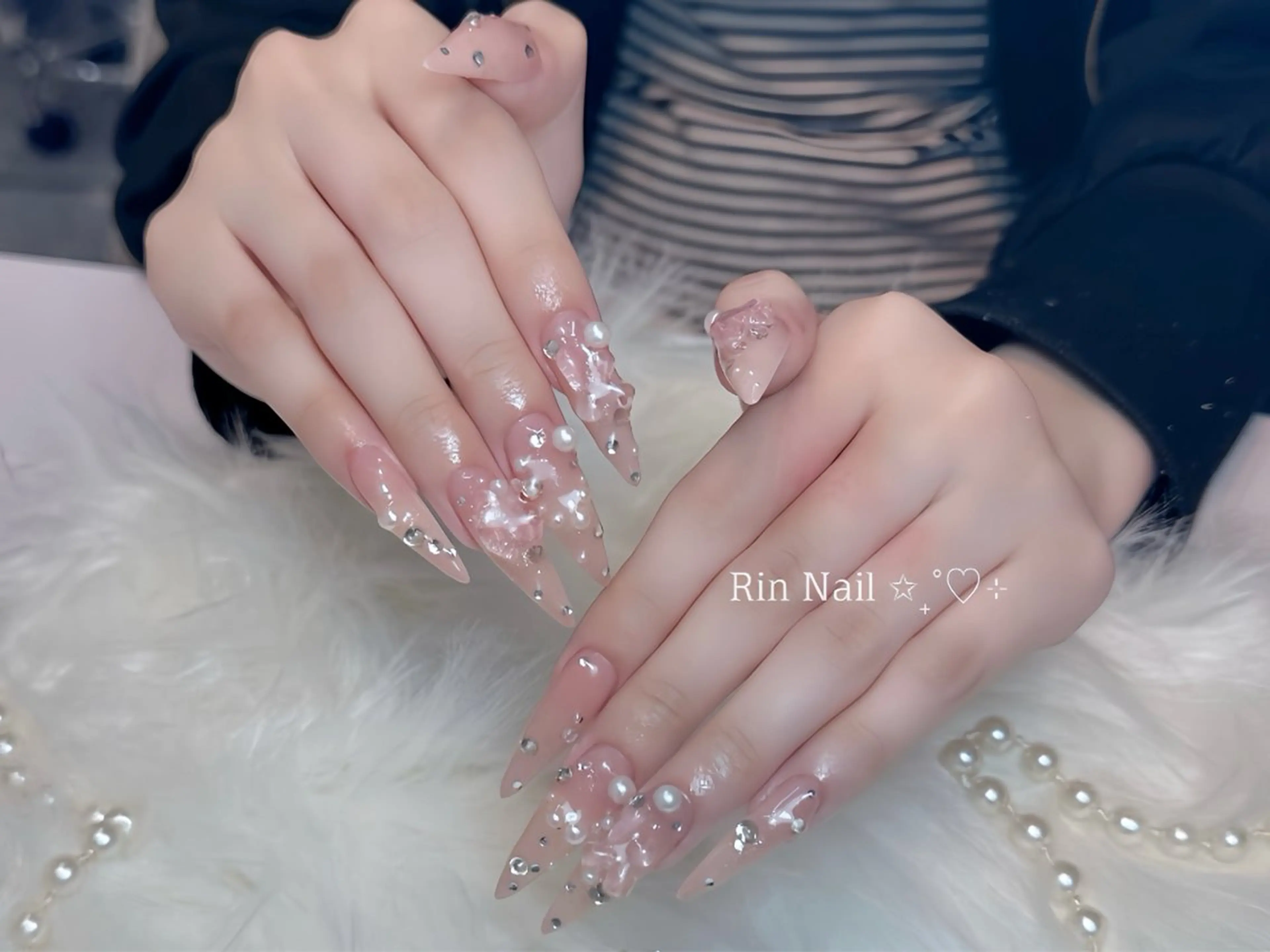 ネイル オーロラネイル チークネイル 桜ネイル クリアネイル ドット ハンドネイル Rin Nail 新大久保店のネイルデザイン
