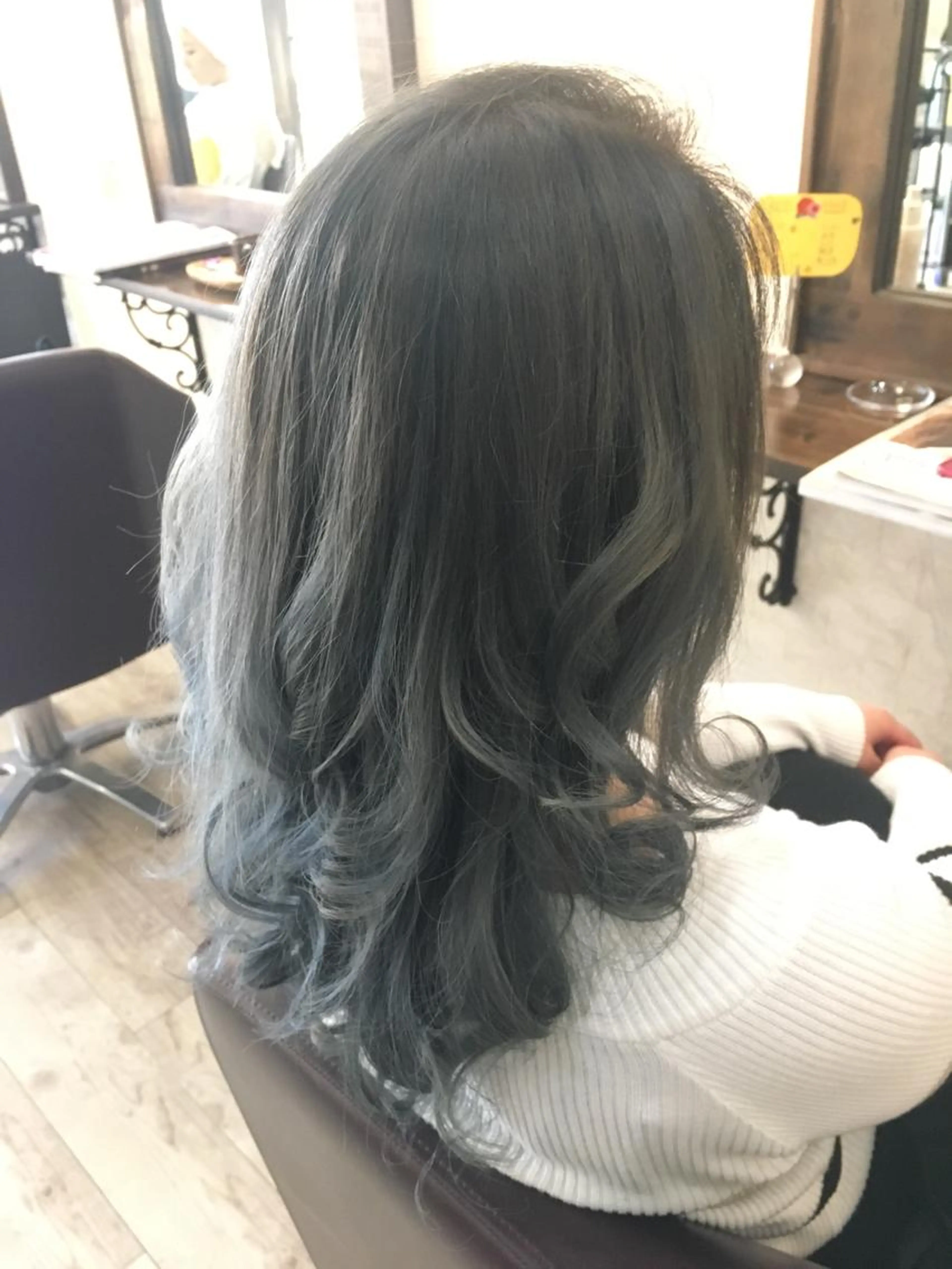 透け感外国人風エドルカラー & トリートメントの写真