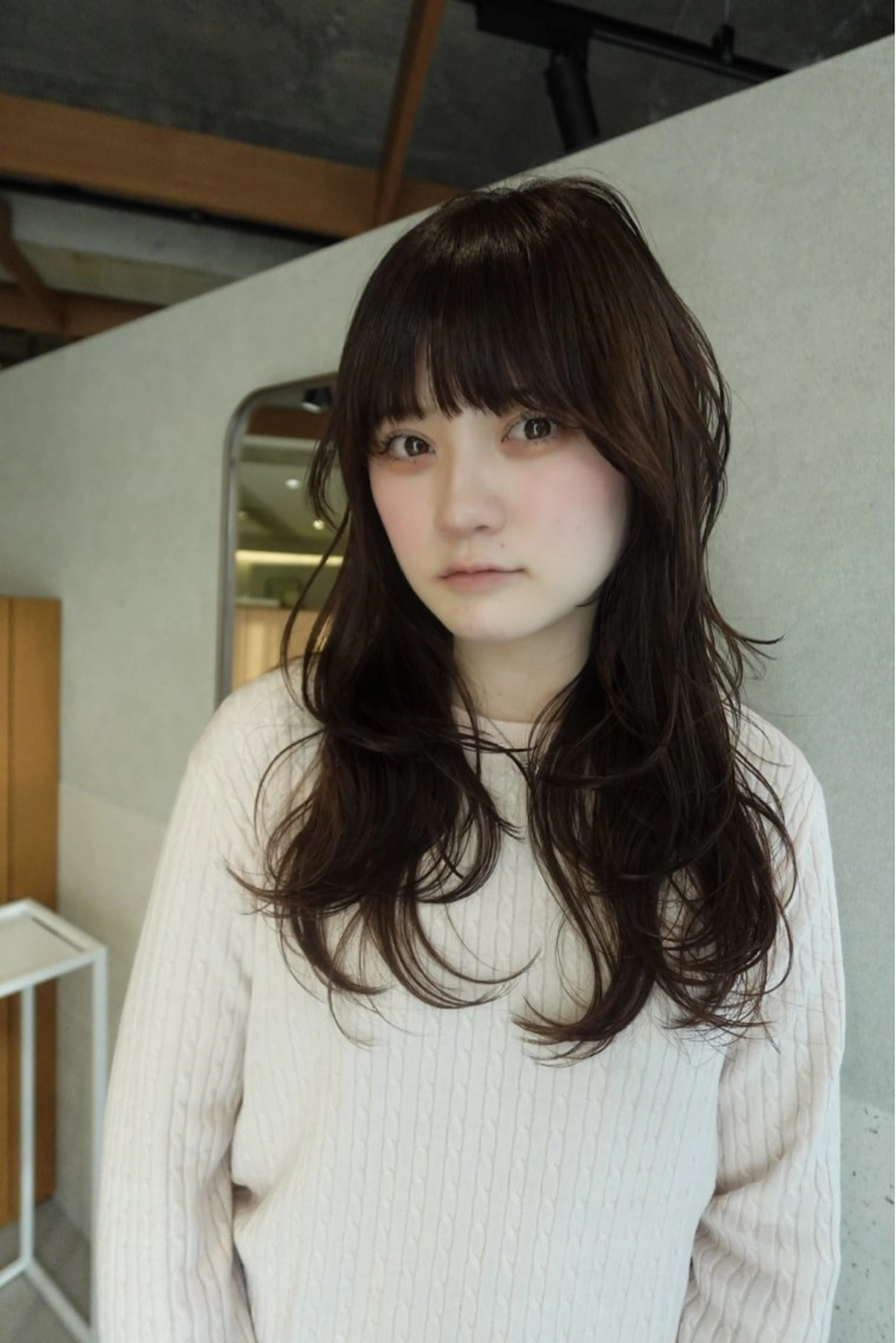 ミディアム 顔周りカット 似合わせカット ヘアカラー 梅田/レイヤーカット /ミルクティーカラーのヘアスタイル