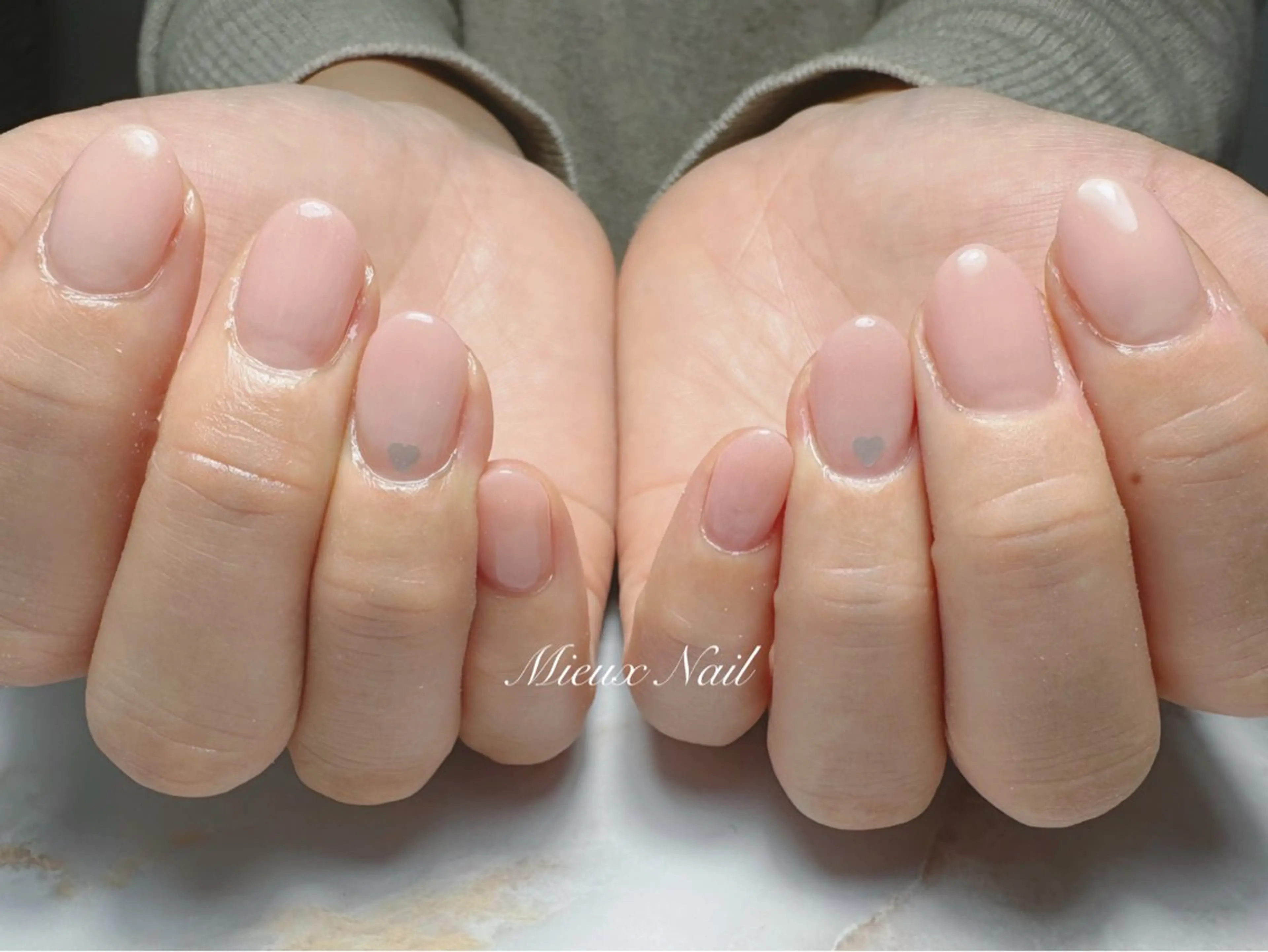 ネイル ハンドネイル 市川 麻衣子のネイルデザイン