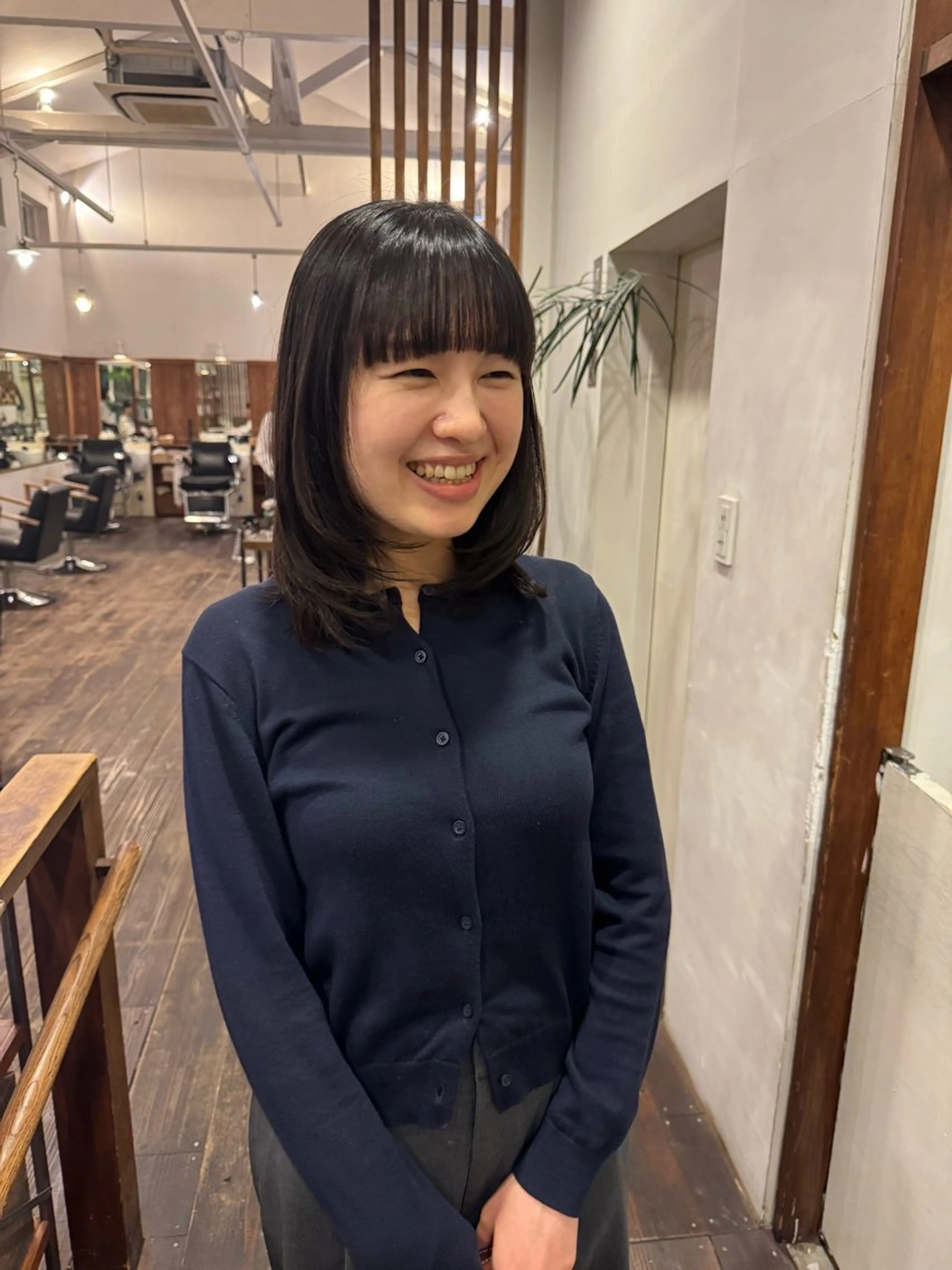 ミディアム MOK大阪梅田店 Asahiのヘアスタイル