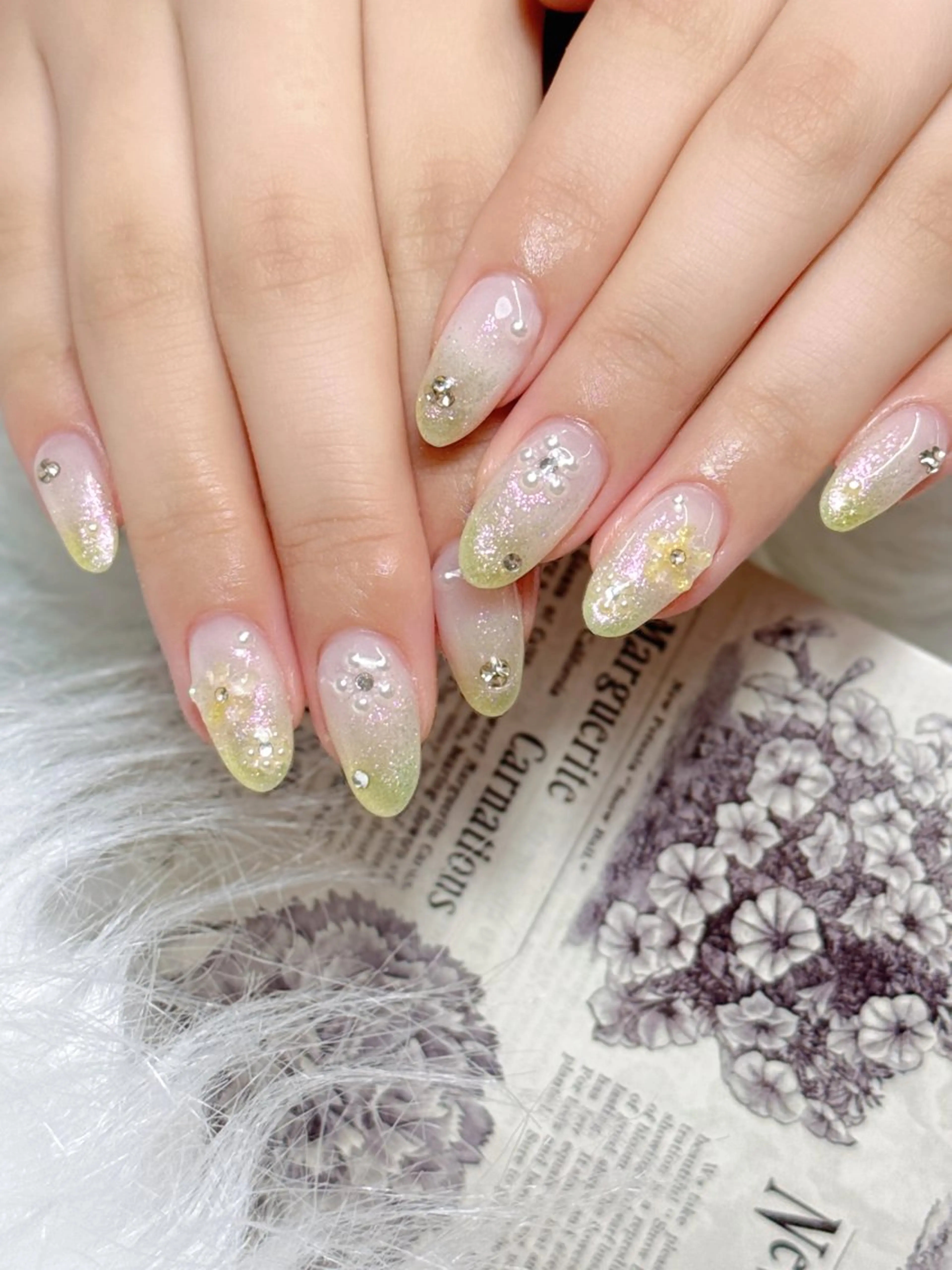 ネイル ハンドネイル グロー ネイルのネイルデザイン