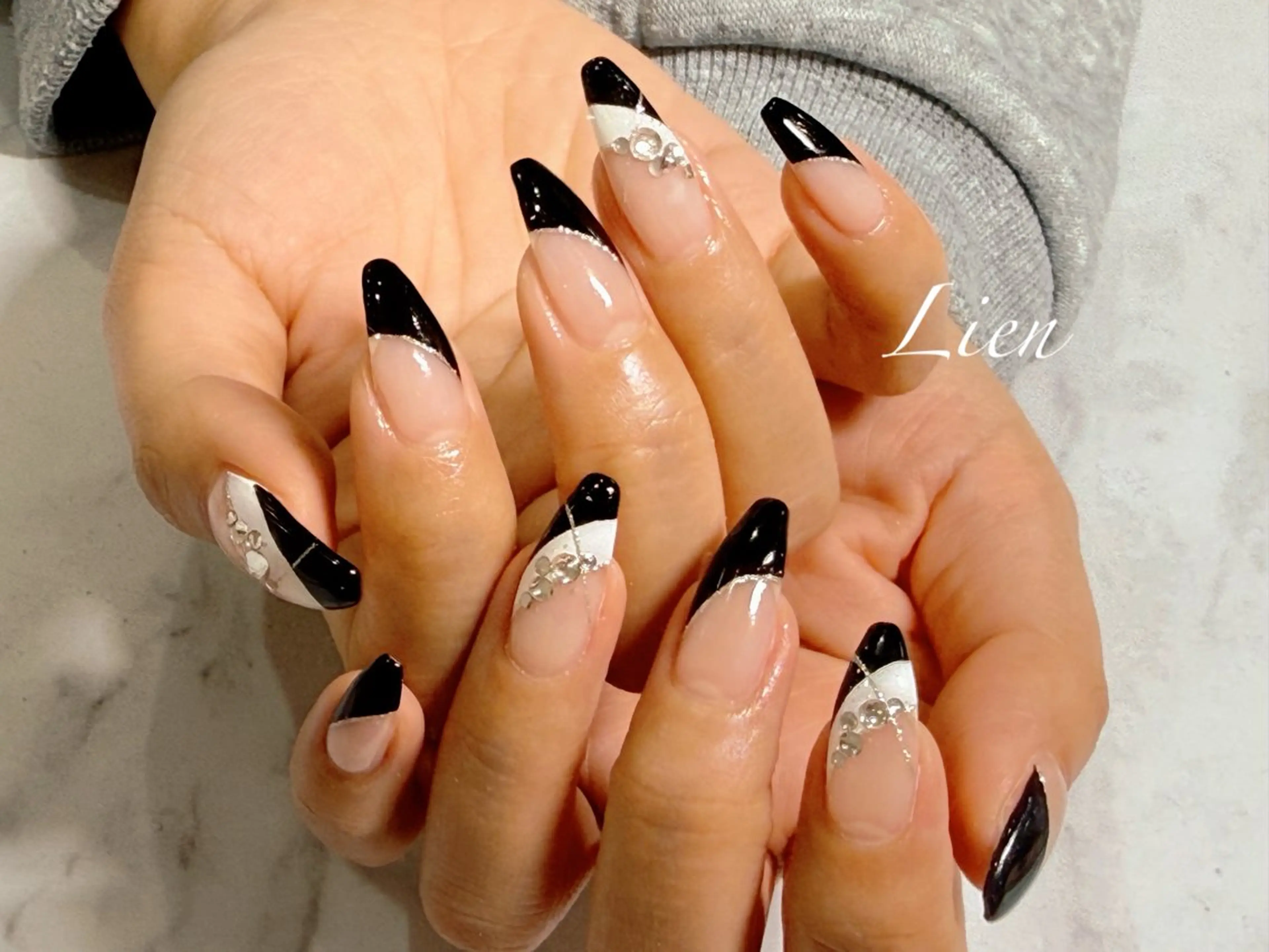ネイル 長さ出し フットネイル フレンチネイル ジェルネイル ガラスフレンチ ハンドネイル Lien（リアン） 銀座駅6分のネイルデザイン